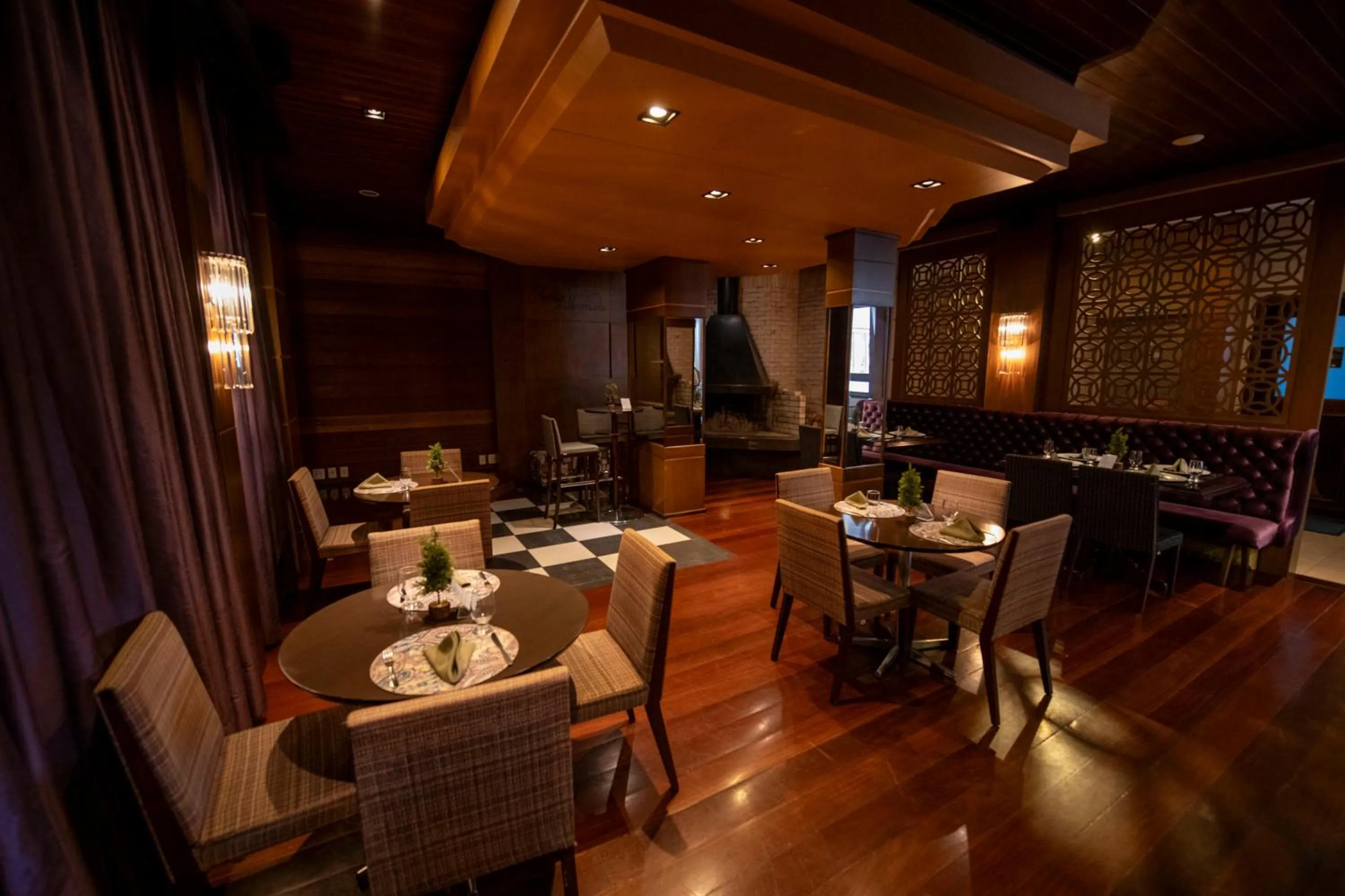 Restaurant/places to eat in Hotel Serra Nevada