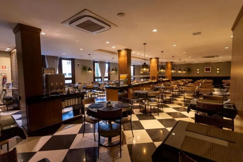 Restaurant/places to eat in Hotel Serra Nevada