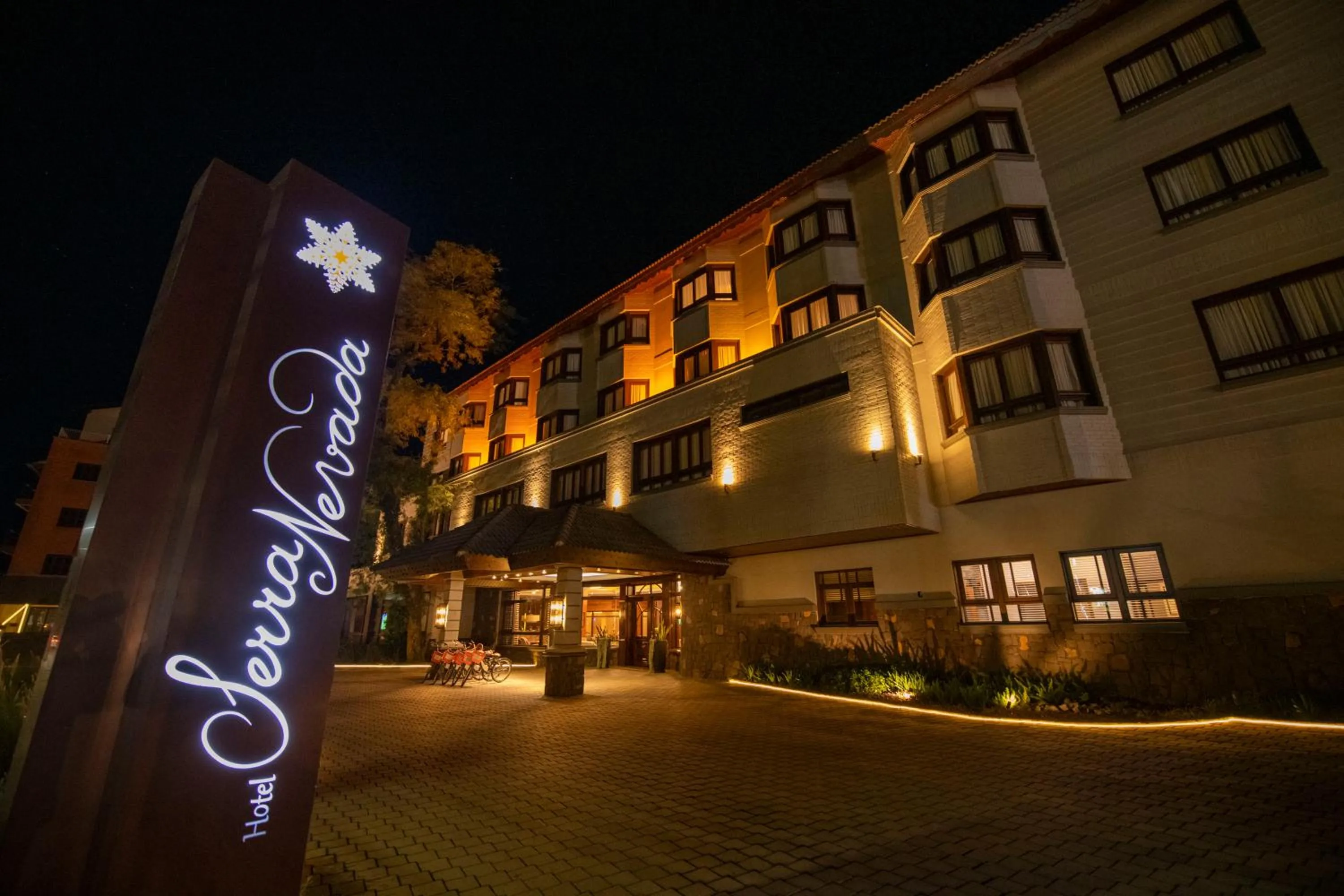 Property building in Hotel Serra Nevada