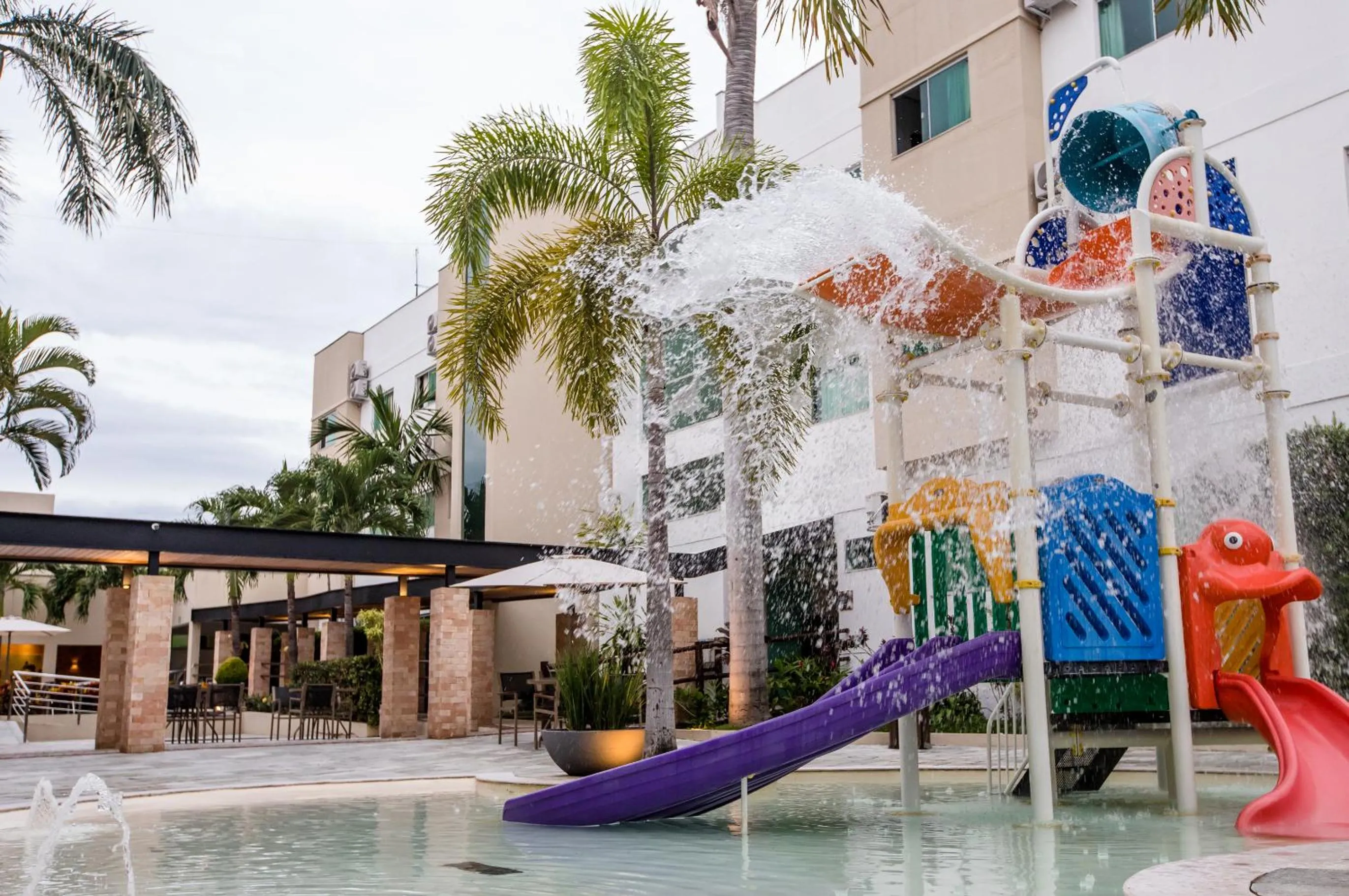 Communal lounge/ TV room in Hotel Morada do Sol