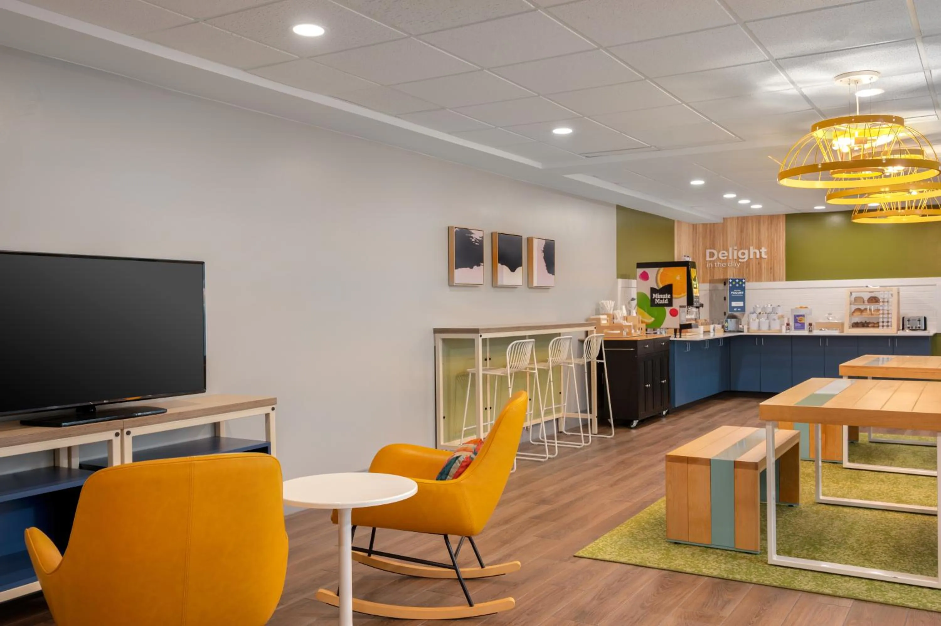 Communal lounge/ TV room in Spark By Hilton Wilmington