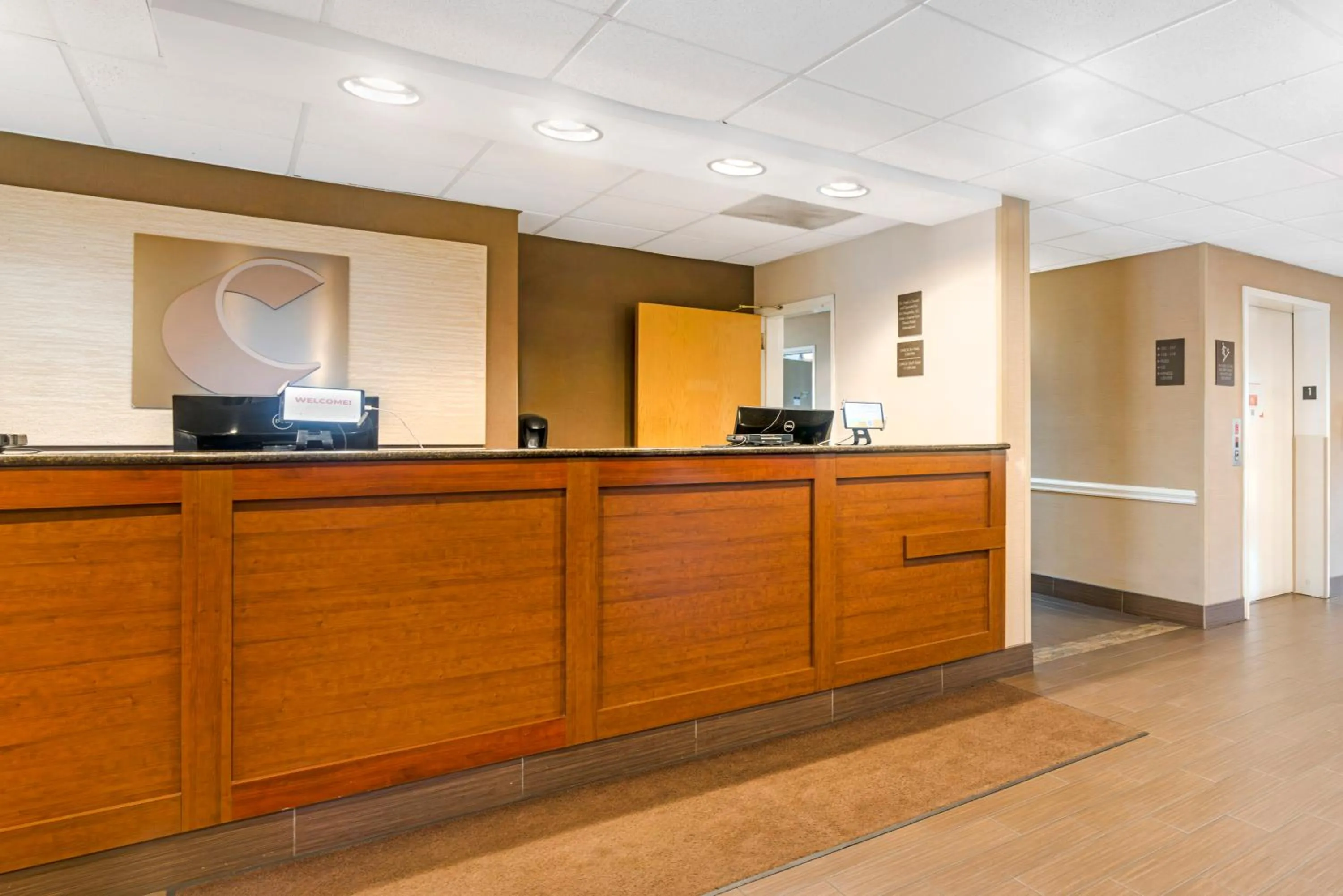 Lobby or reception in Comfort Suites Wilmington near Downtown