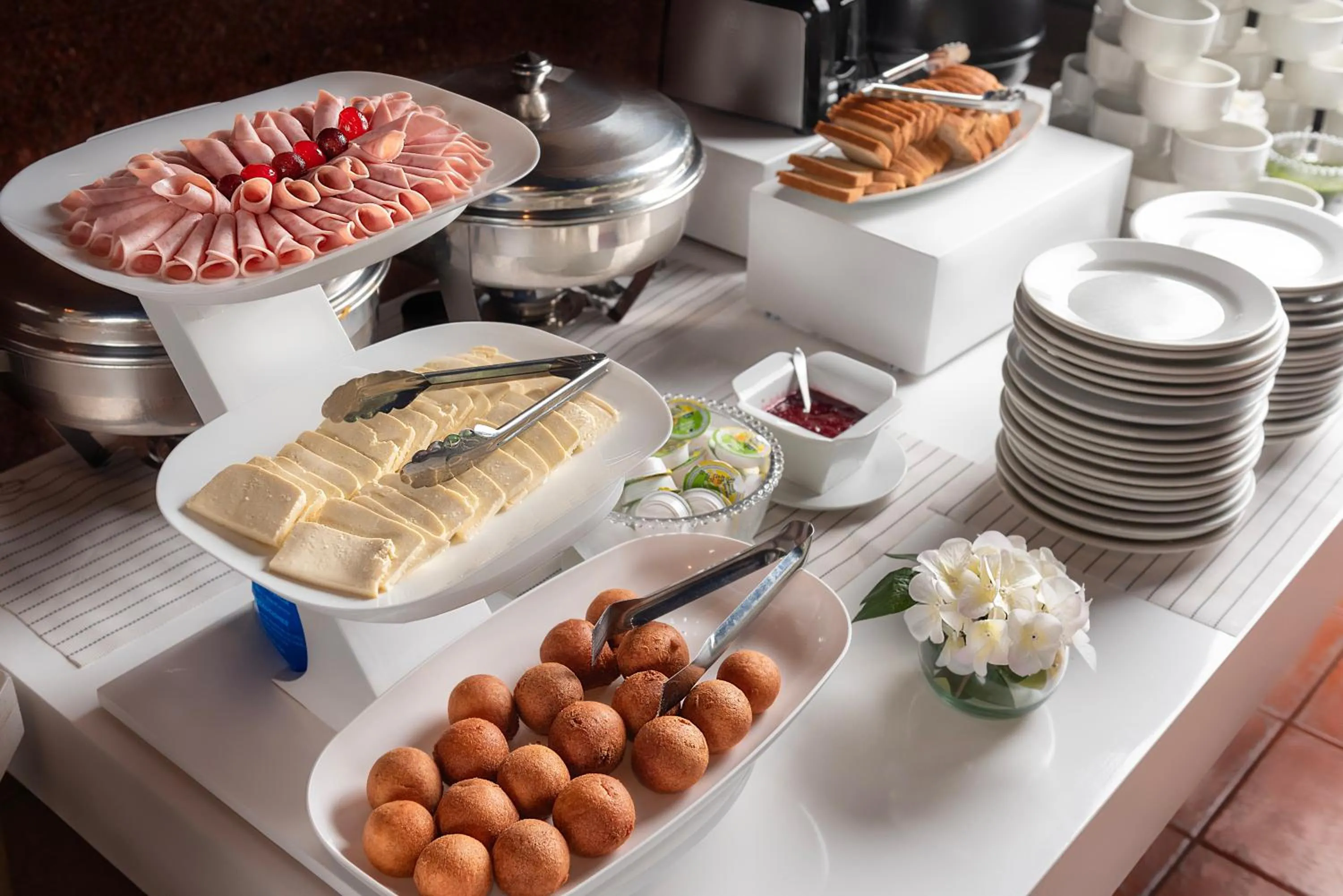 Restaurant/places to eat in Hotel Obelisco