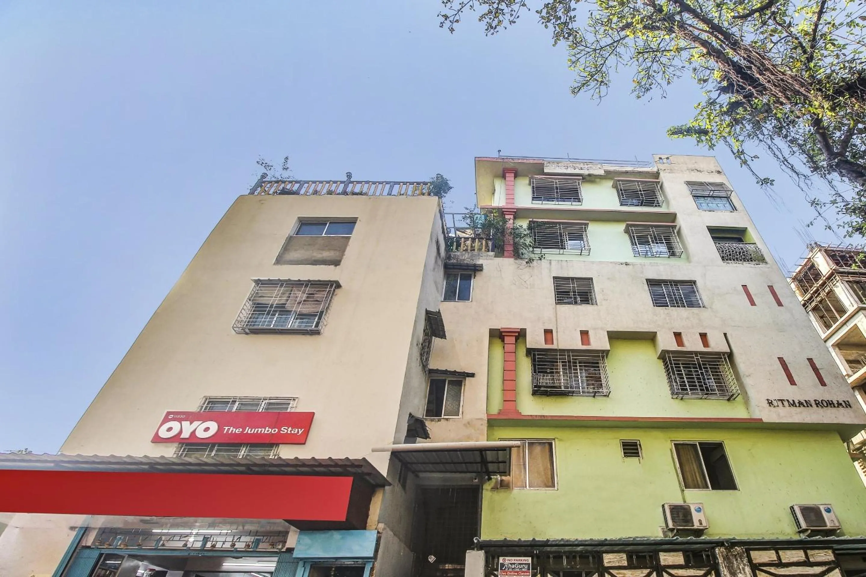 Facade/entrance in Hotel O The Jumbo Stay