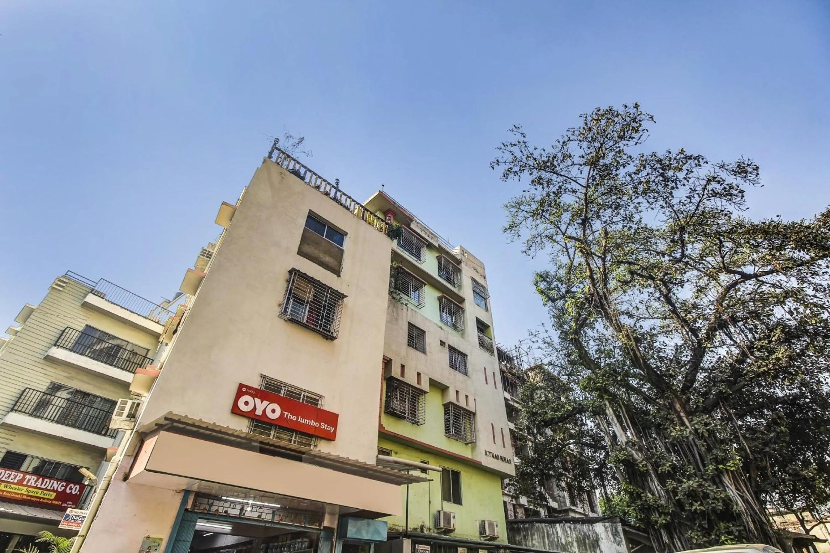 Facade/entrance in Hotel O The Jumbo Stay