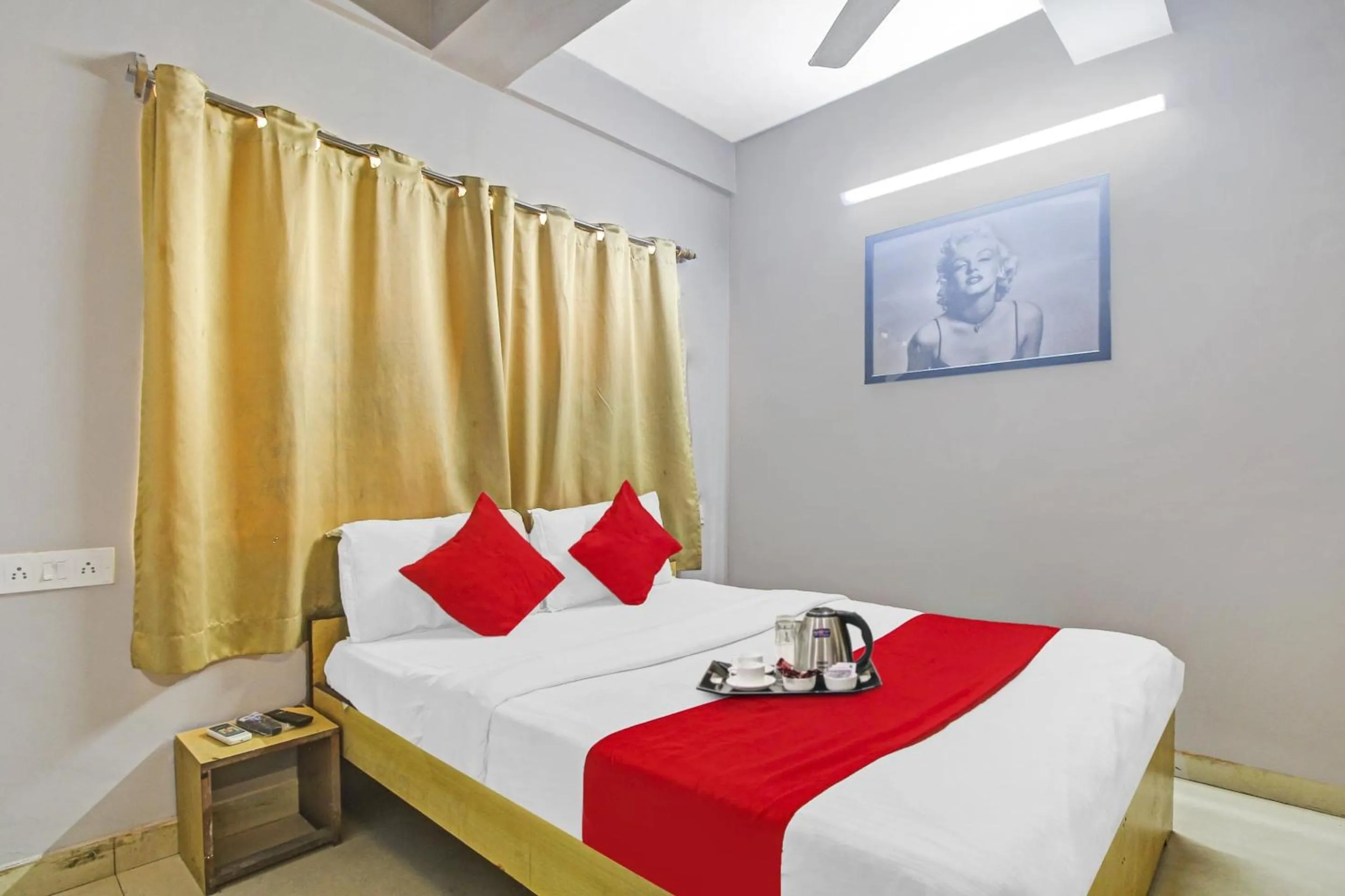 Bedroom, Bed in Hotel O The Jumbo Stay