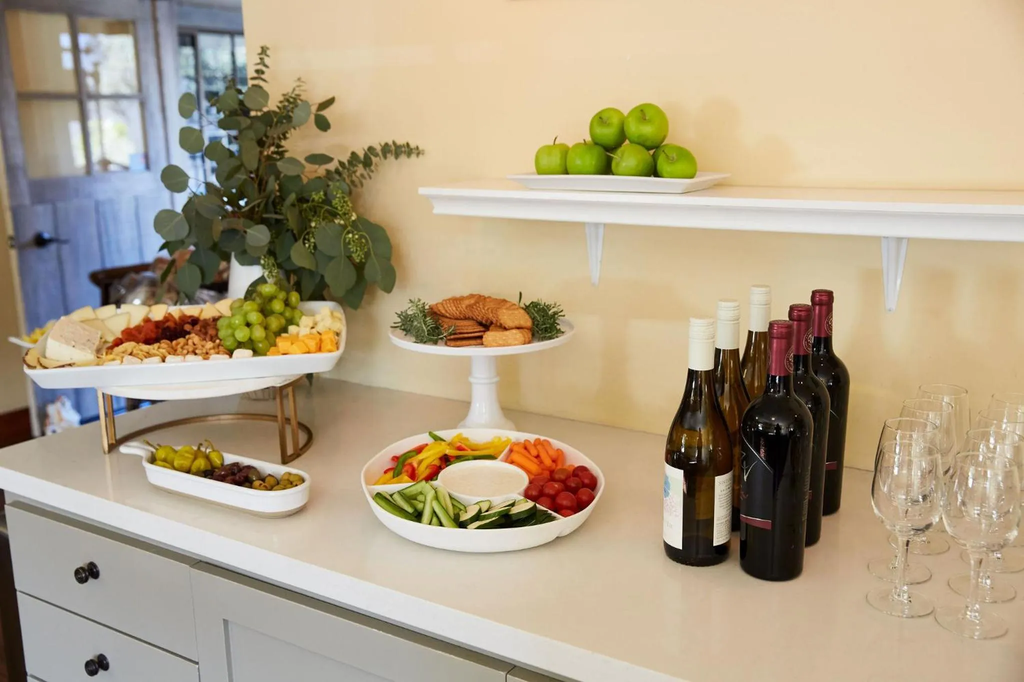 Food and drinks in Coachman's Inn, A Four Sisters Inn