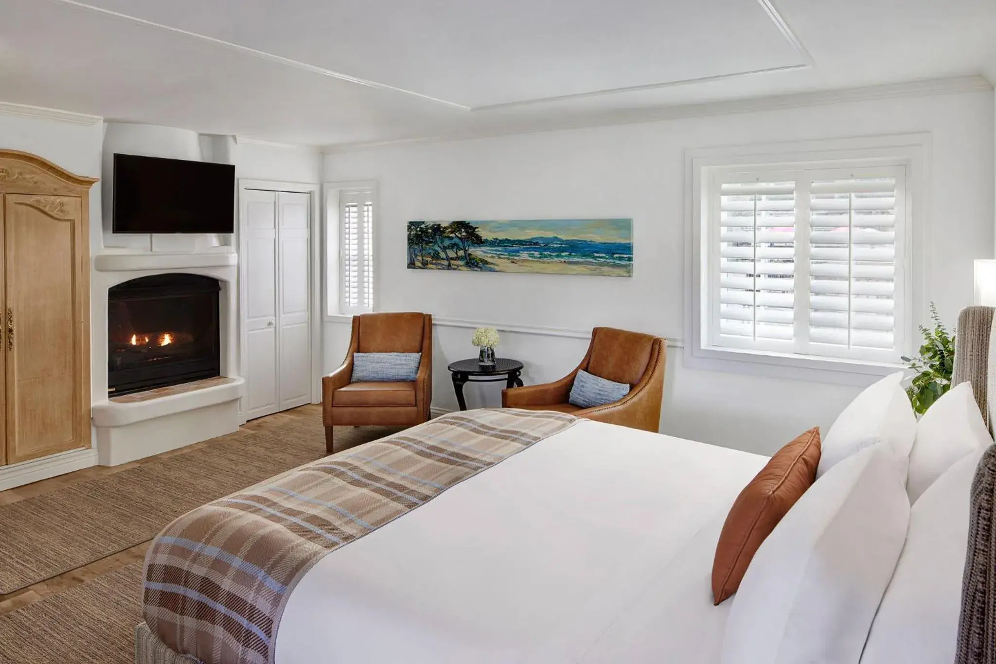 Deluxe King Spa + Fireplace in Coachman's Inn, A Four Sisters Inn Deluxe King Spa + Fireplace in Coachman's Inn, A Four Sisters Inn