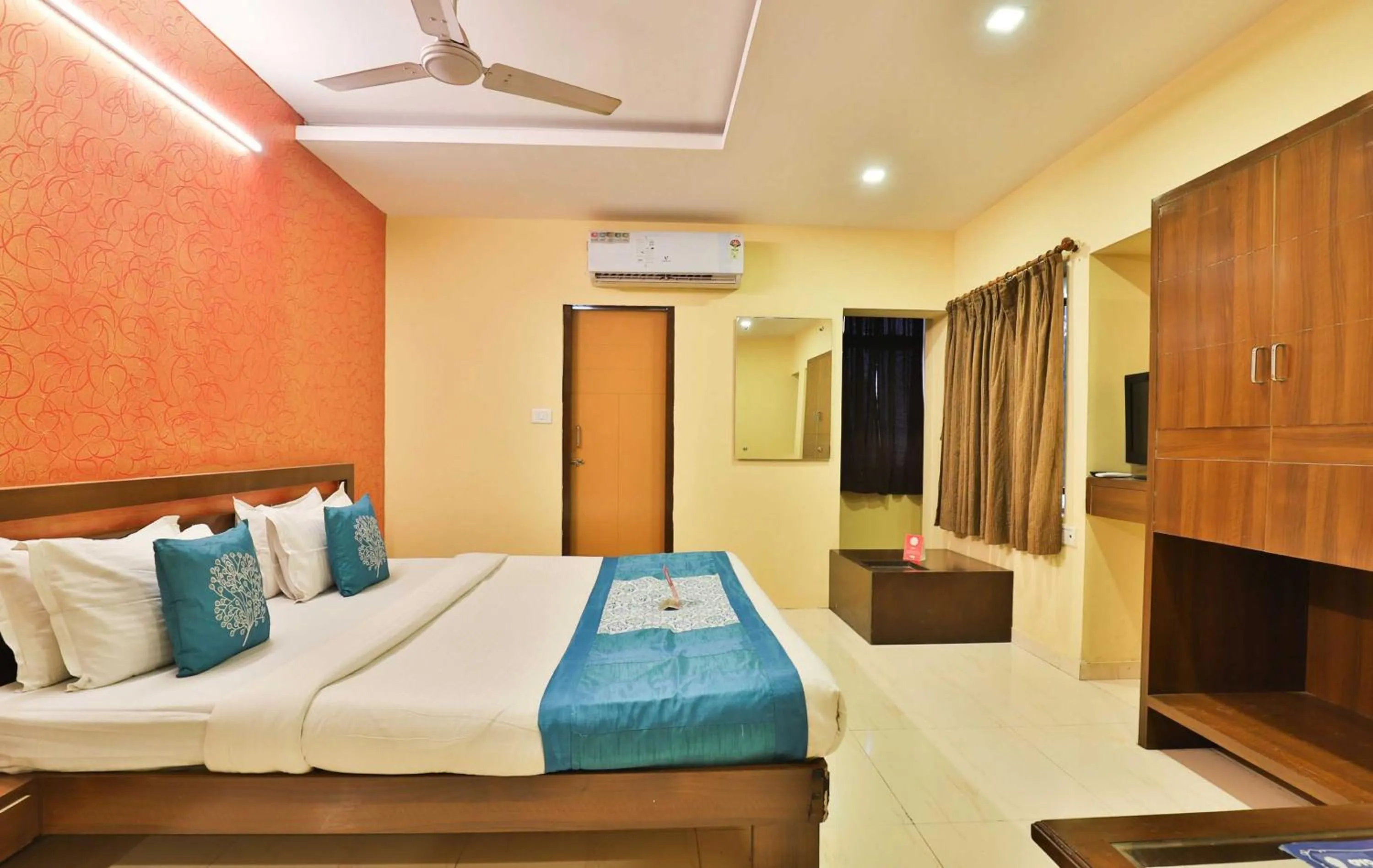 Bedroom, Bed in Hotel O Sunrise