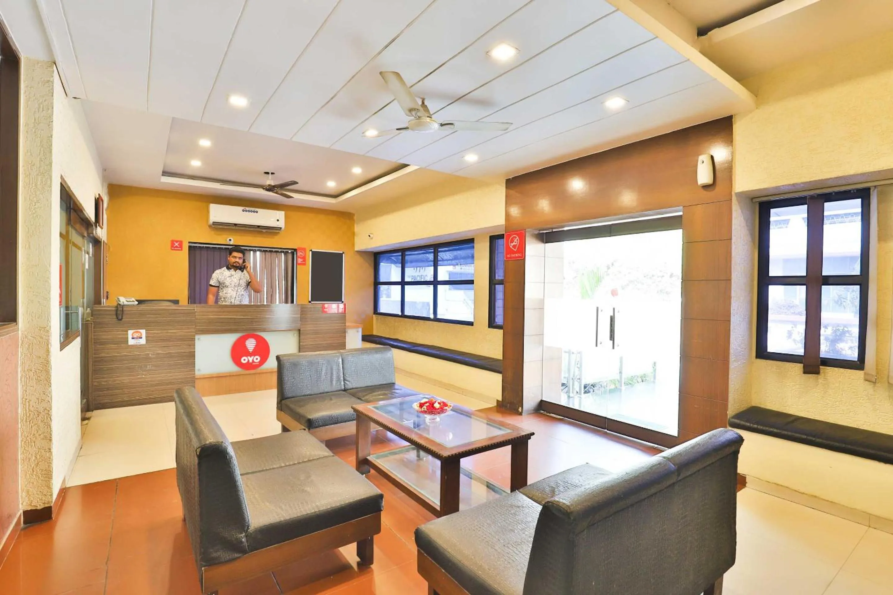 Lobby or reception in Hotel O Sunrise