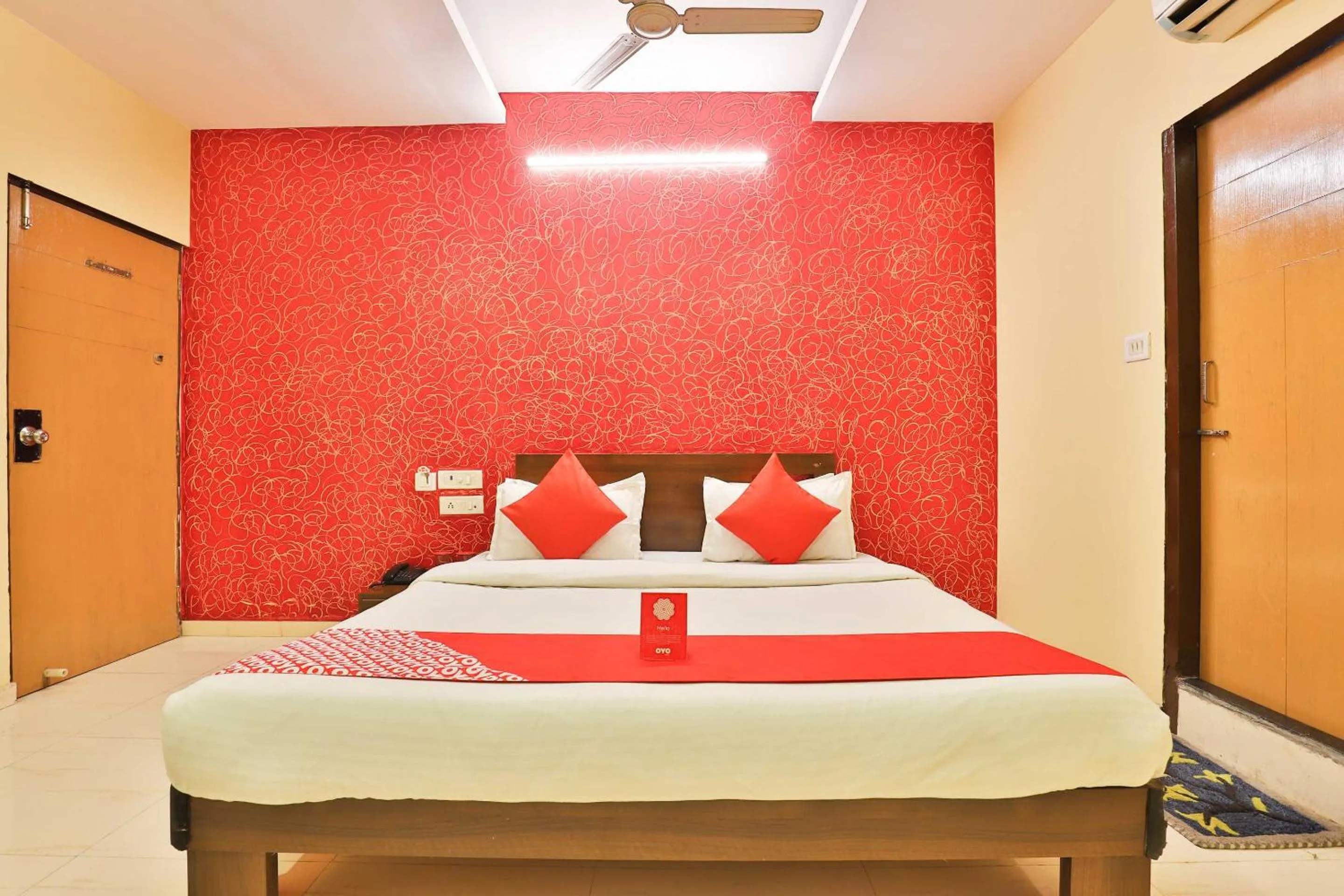 Bedroom, Bed in Hotel O Sunrise