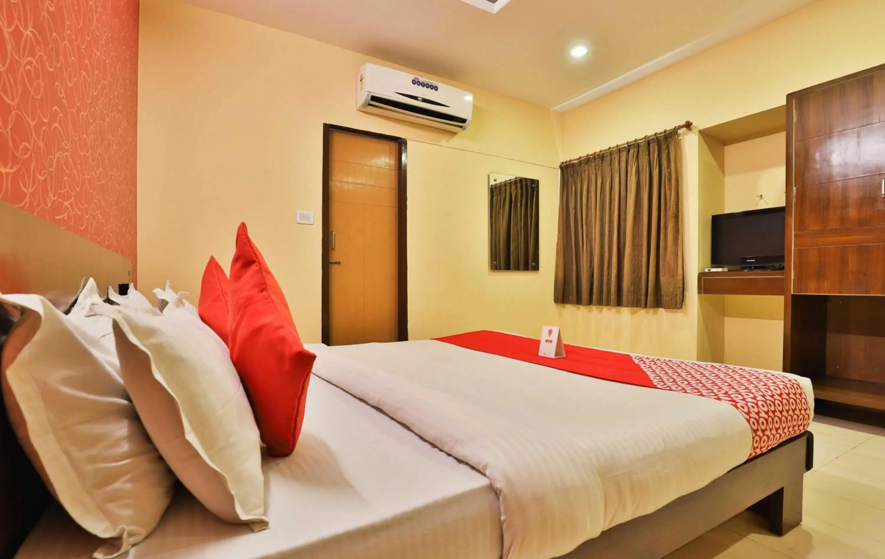 Bedroom, Bed in Hotel O Sunrise