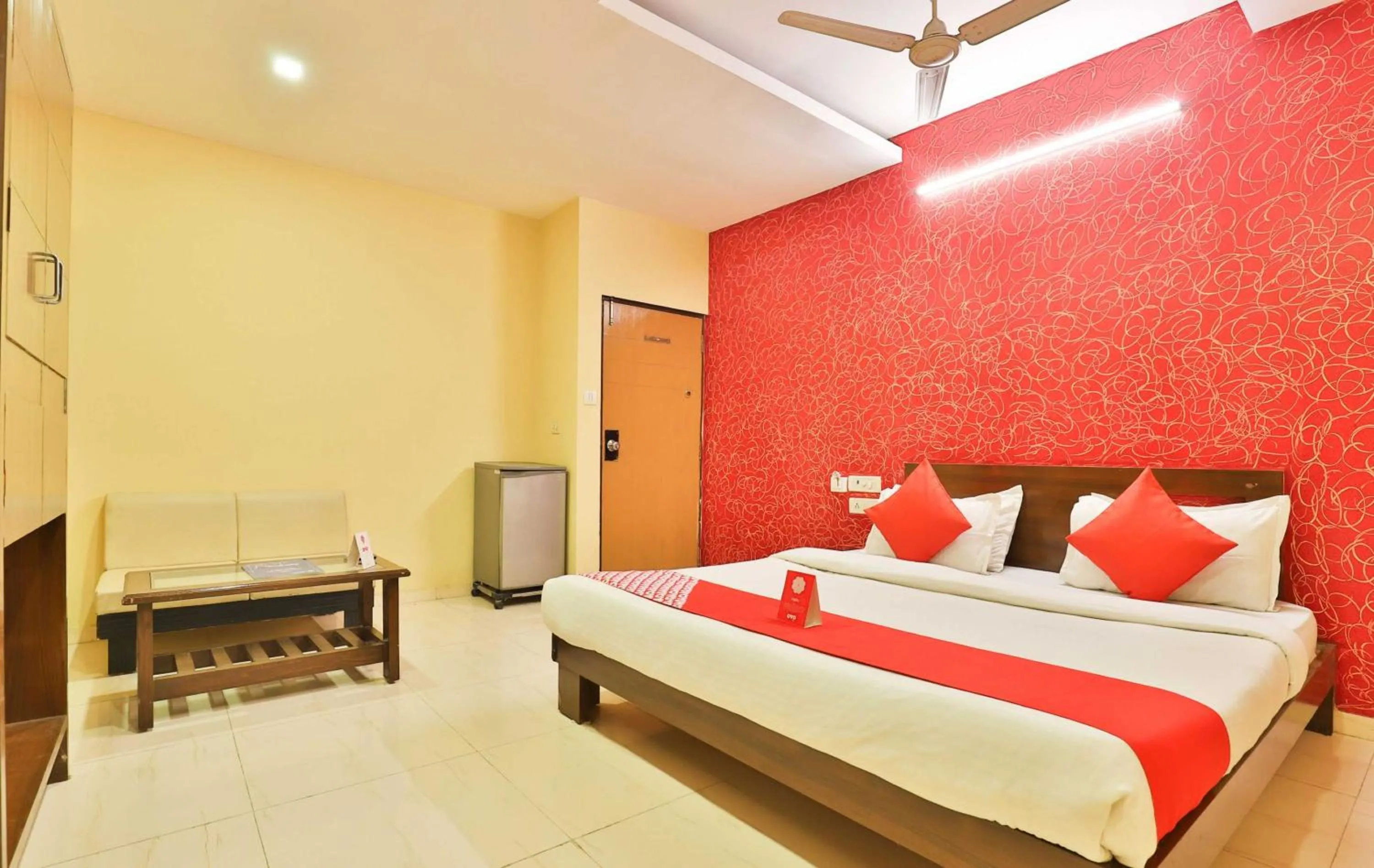 Bedroom, Bed in Hotel O Sunrise