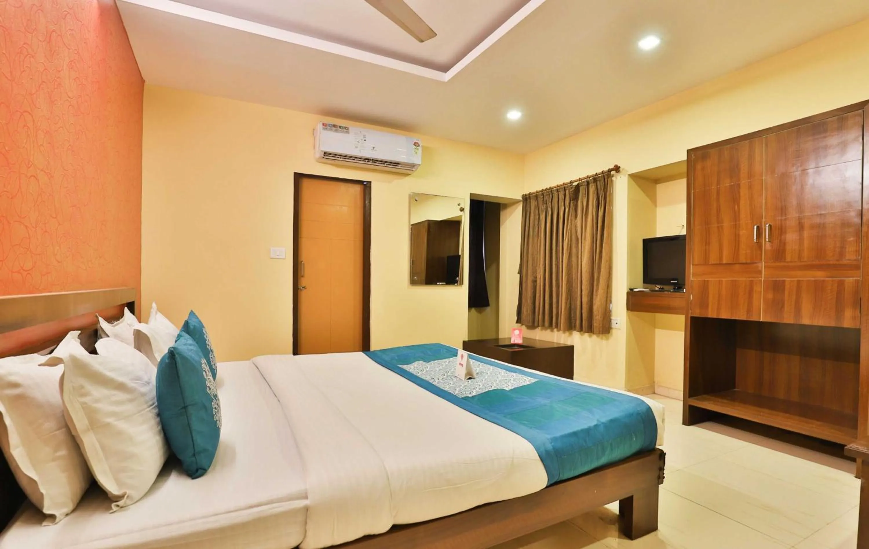 Bedroom, Bed in Hotel O Sunrise