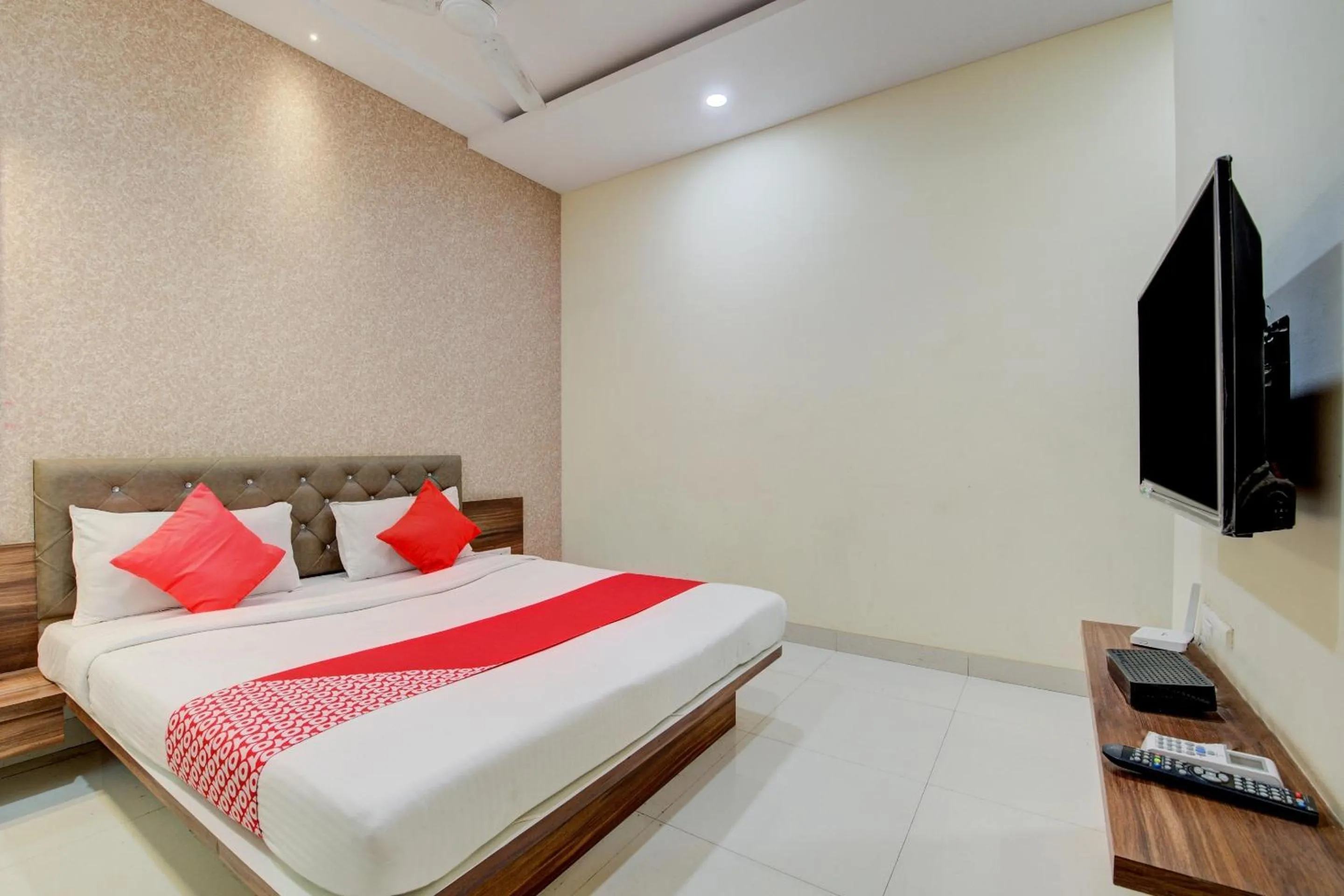 Bedroom, Bed in Collection O Sunshine Near Inox