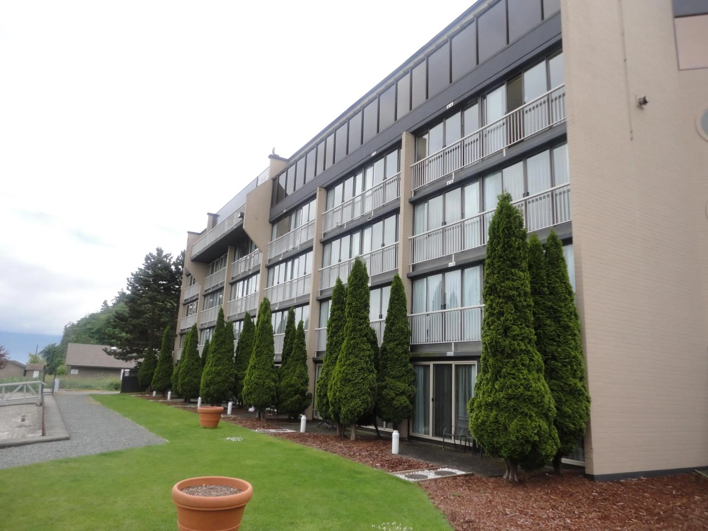 Facade/entrance in Oceanfront Suites at Cowichan Bay