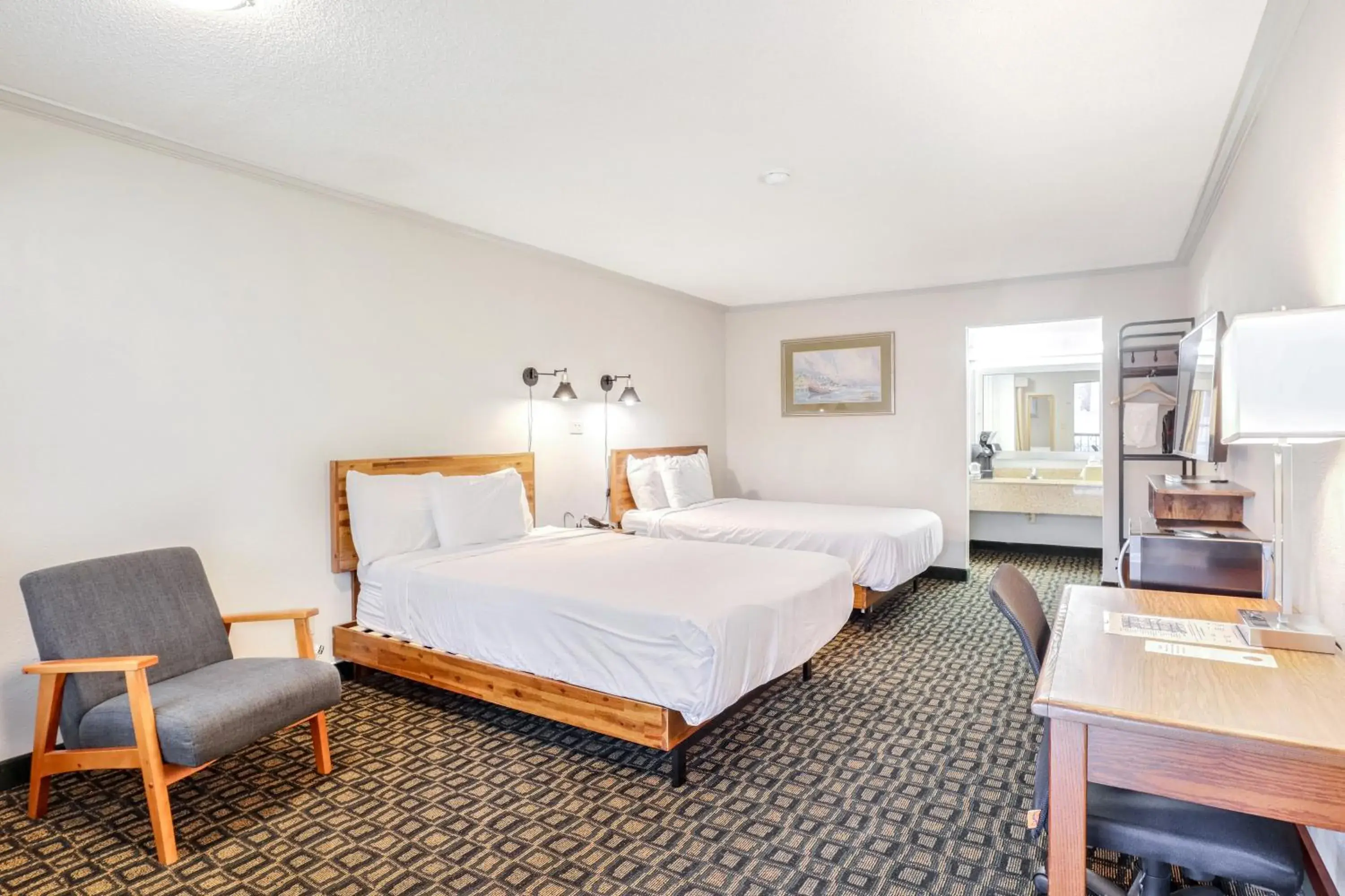 Double Room with Two Double Beds - Non-Smoking in The Guest Lodge Gainesville Double Room with Two Double Beds - Non-Smoking in The Guest Lodge Gainesville