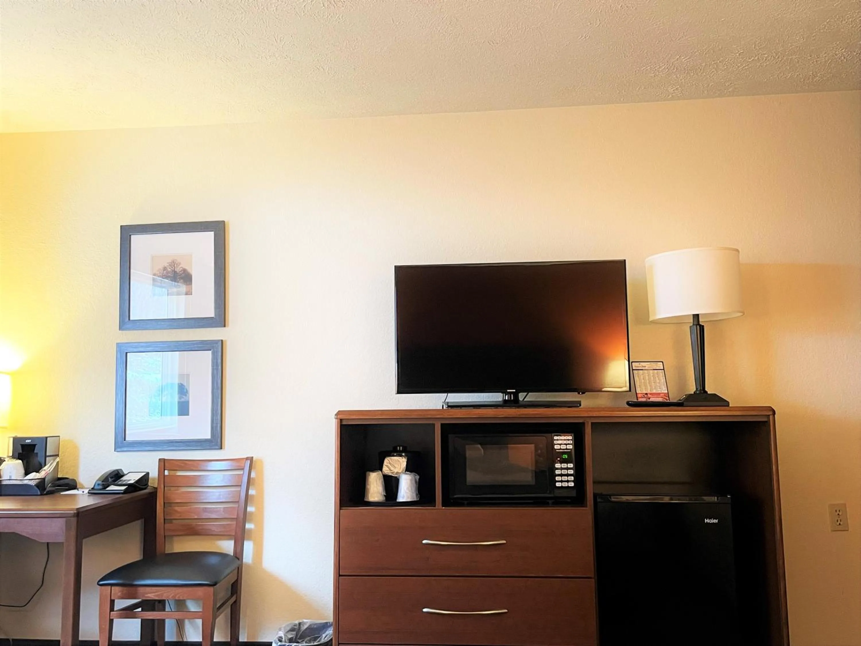 TV and multimedia in AmericInn by Wyndham Petoskey