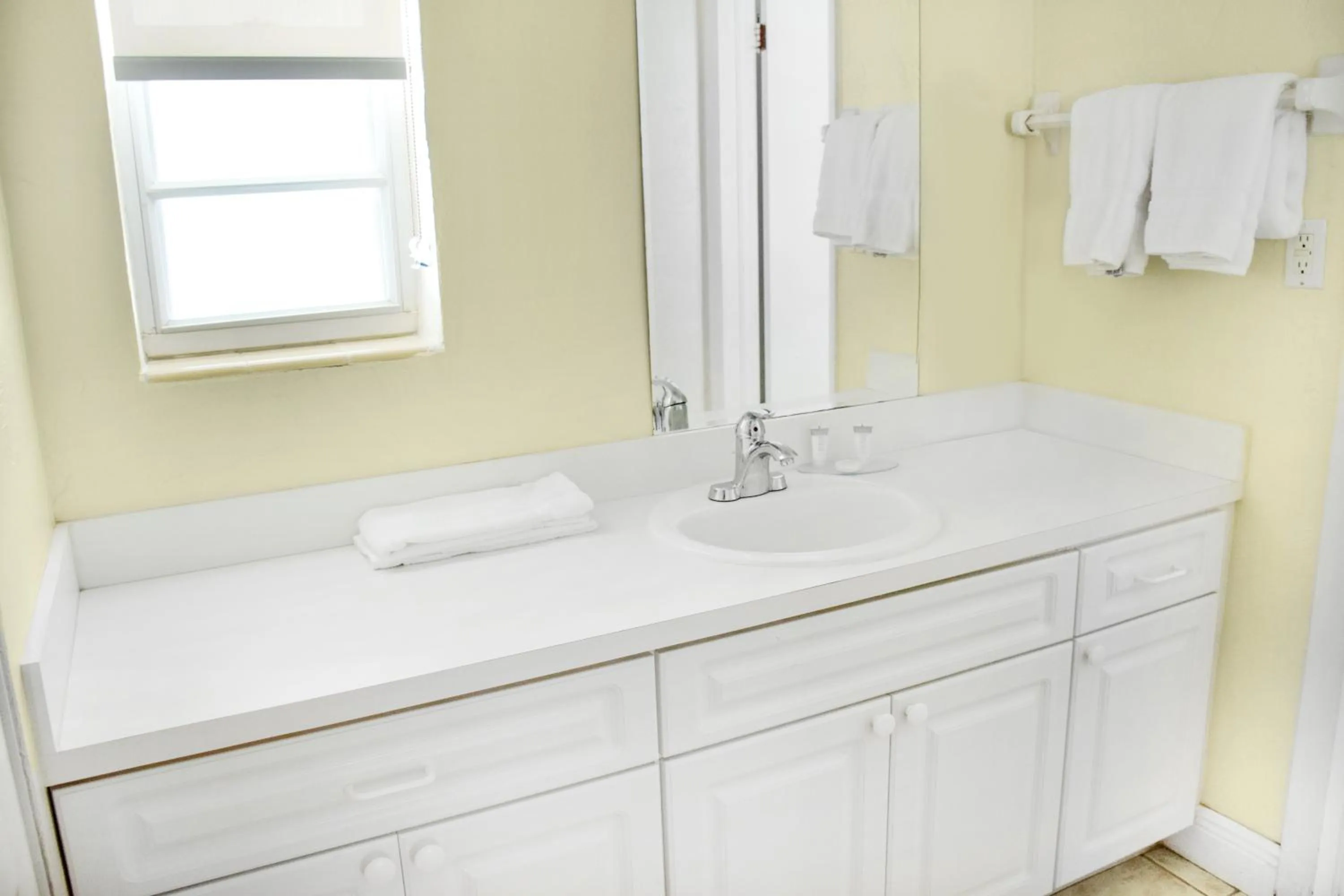 Bathroom in Coral Reef at Key Biscayne