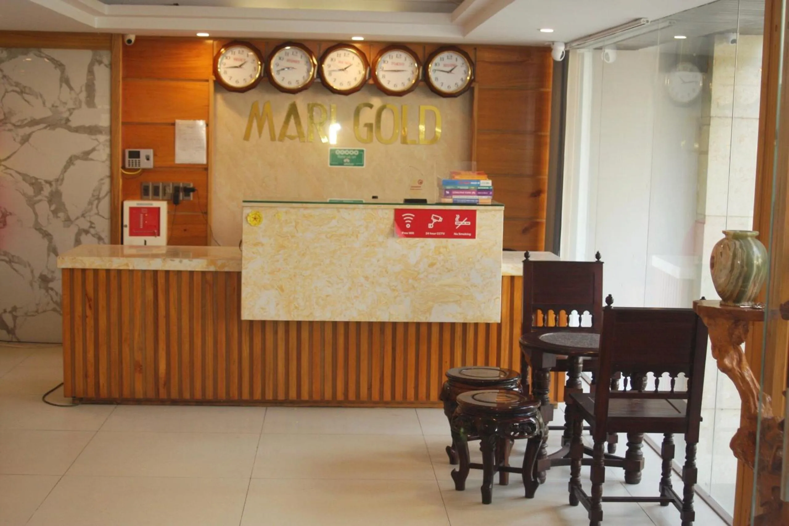 Facade/entrance in Marigold Hotel & Apartment