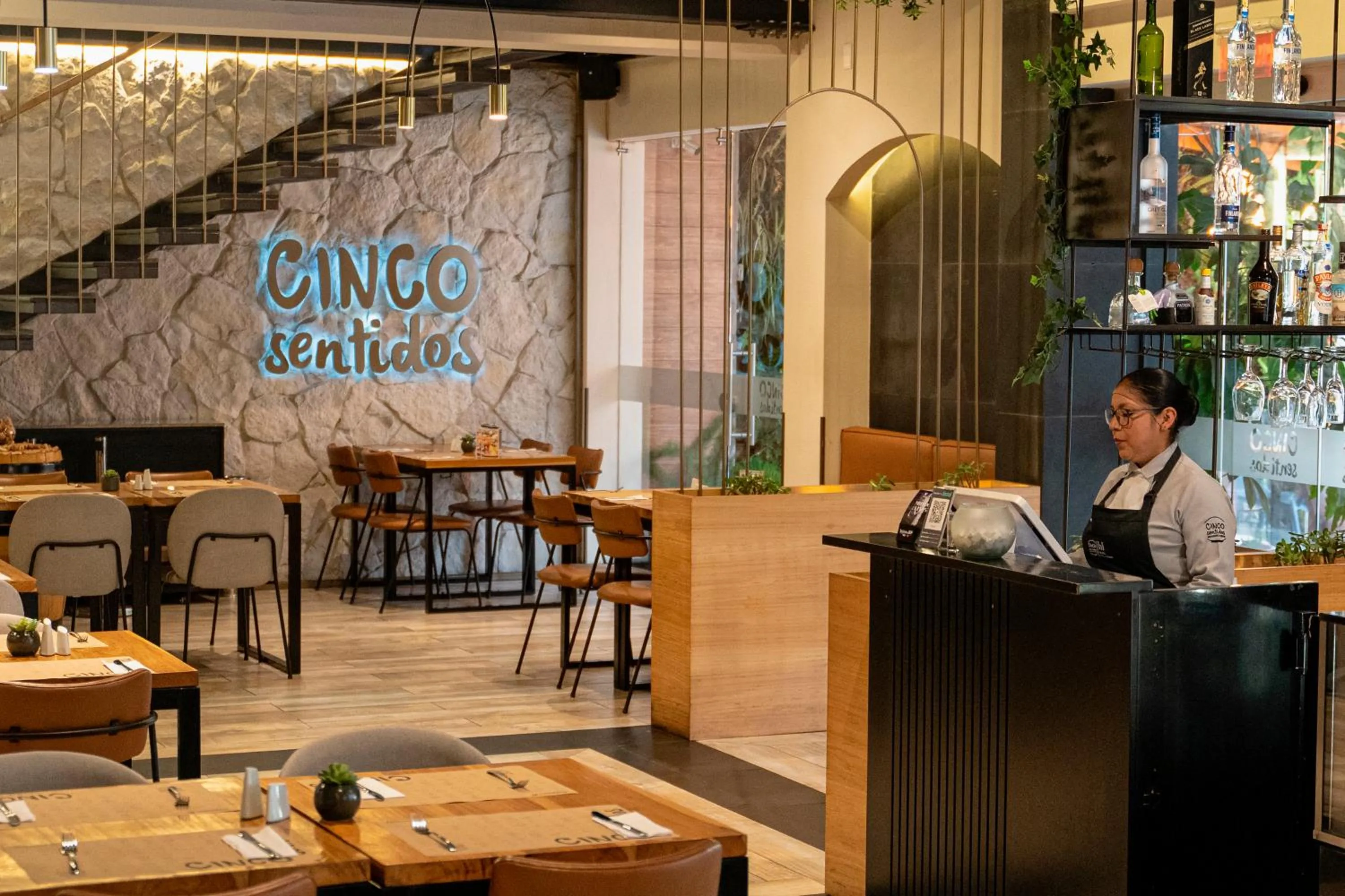 Restaurant/places to eat in Hotel Finlandia