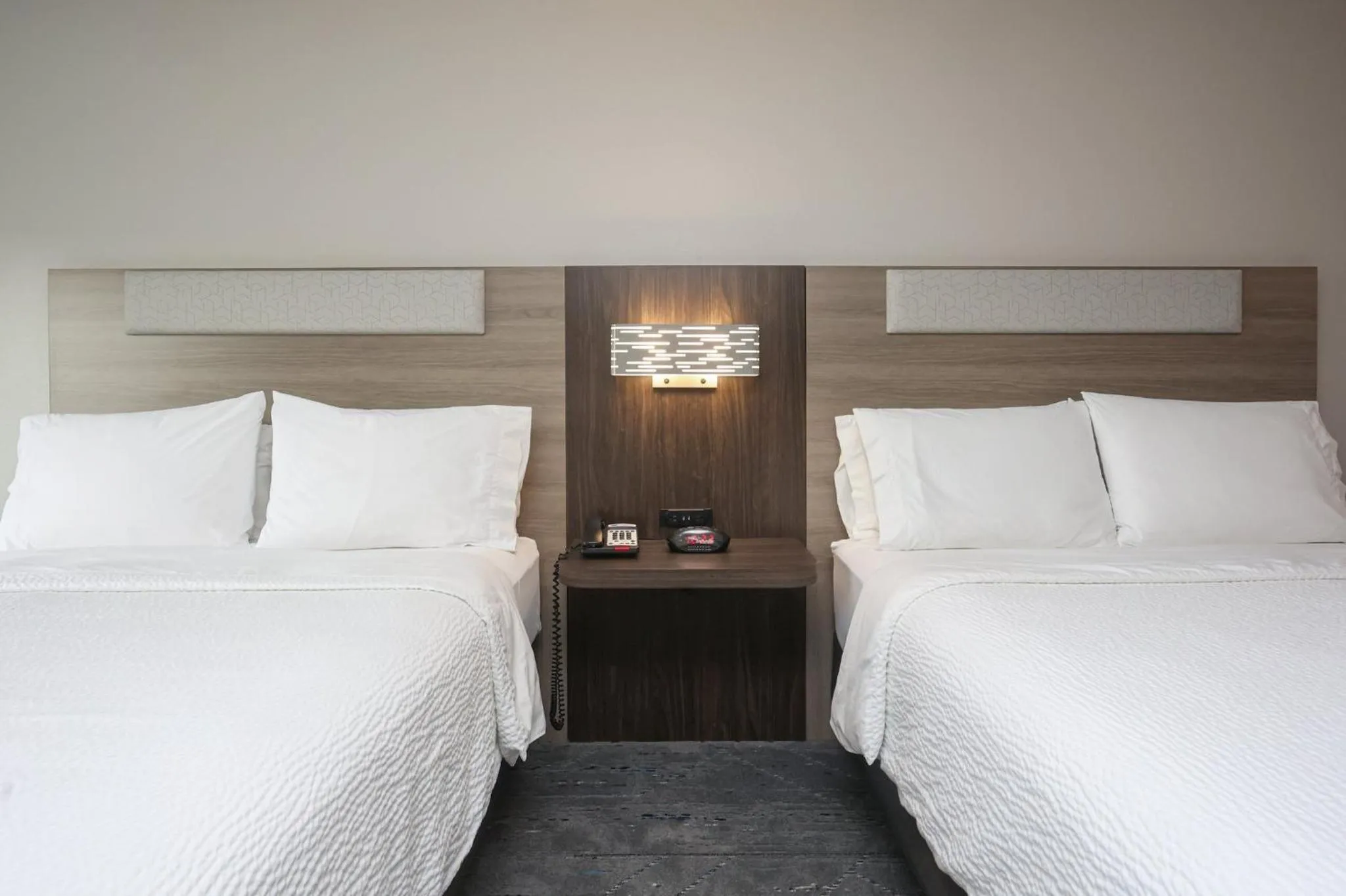 Photo of the whole room, Bed in Holiday Inn Express Tulsa South Bixby by IHG