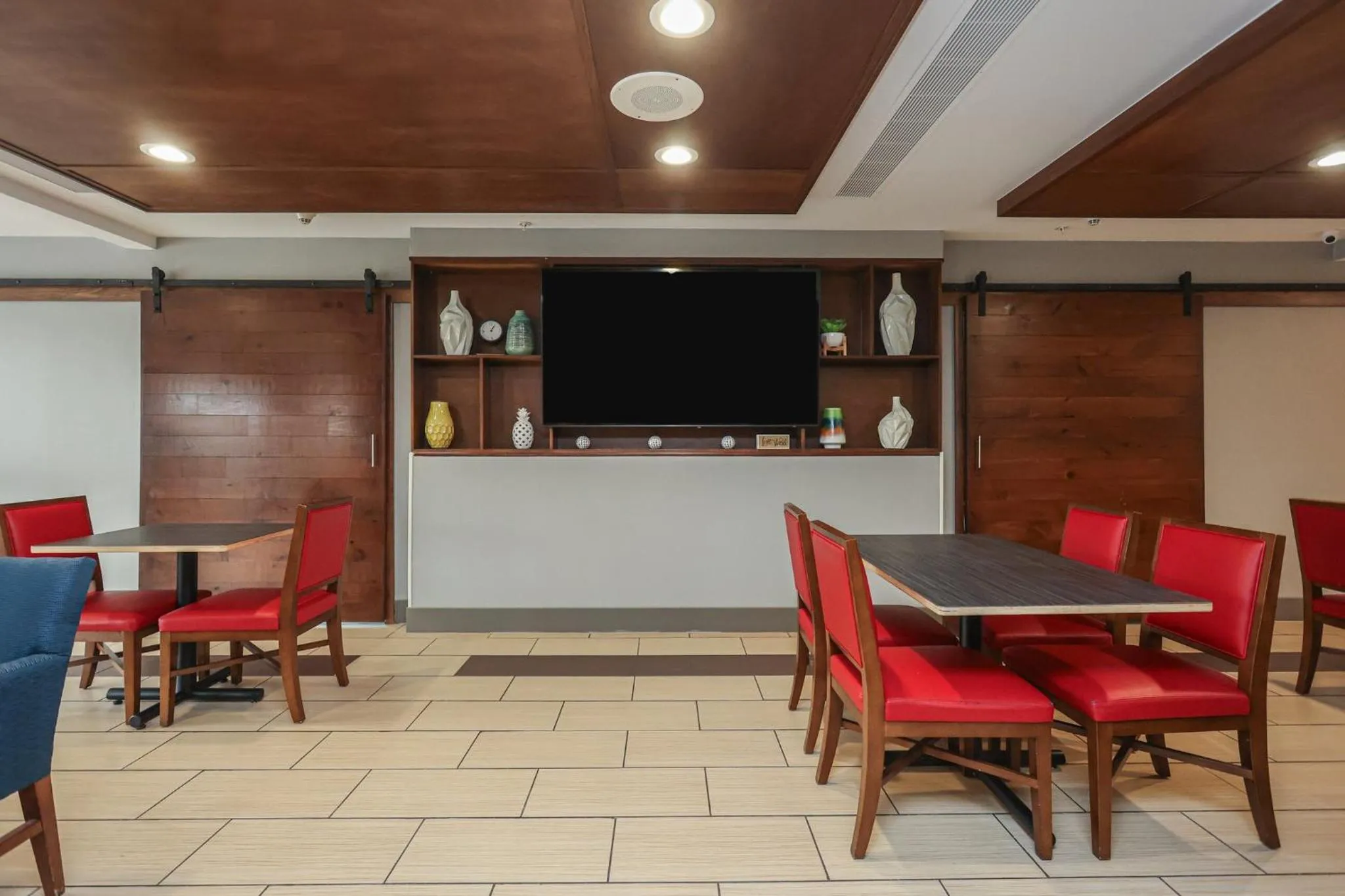 Breakfast in Holiday Inn Express Tulsa South Bixby by IHG