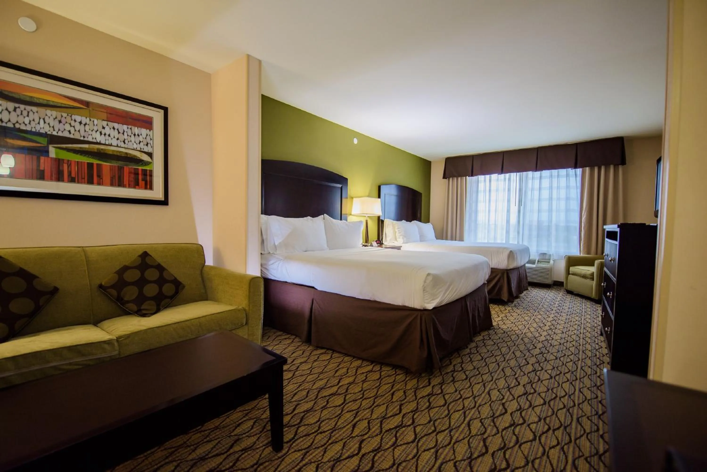 Photo of the whole room, Bed in Holiday Inn Express Tulsa South Bixby by IHG