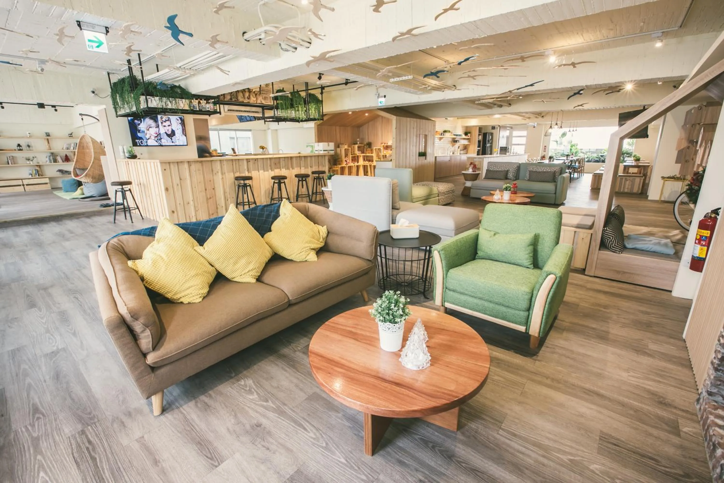 Communal lounge/ TV room in Stray Birds Taichung Hostel