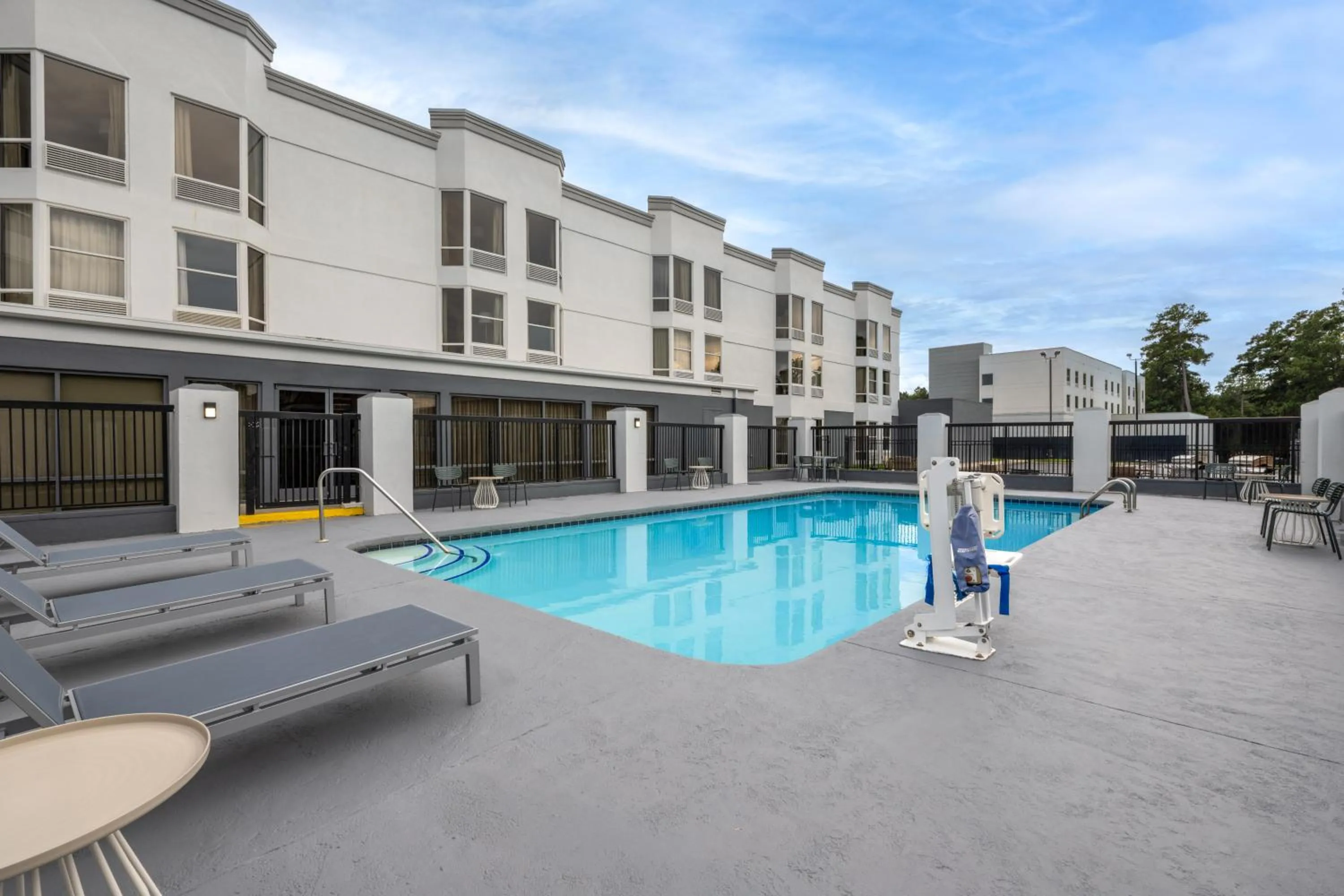 Swimming pool in Spark By Hilton Florence North I-95, Sc