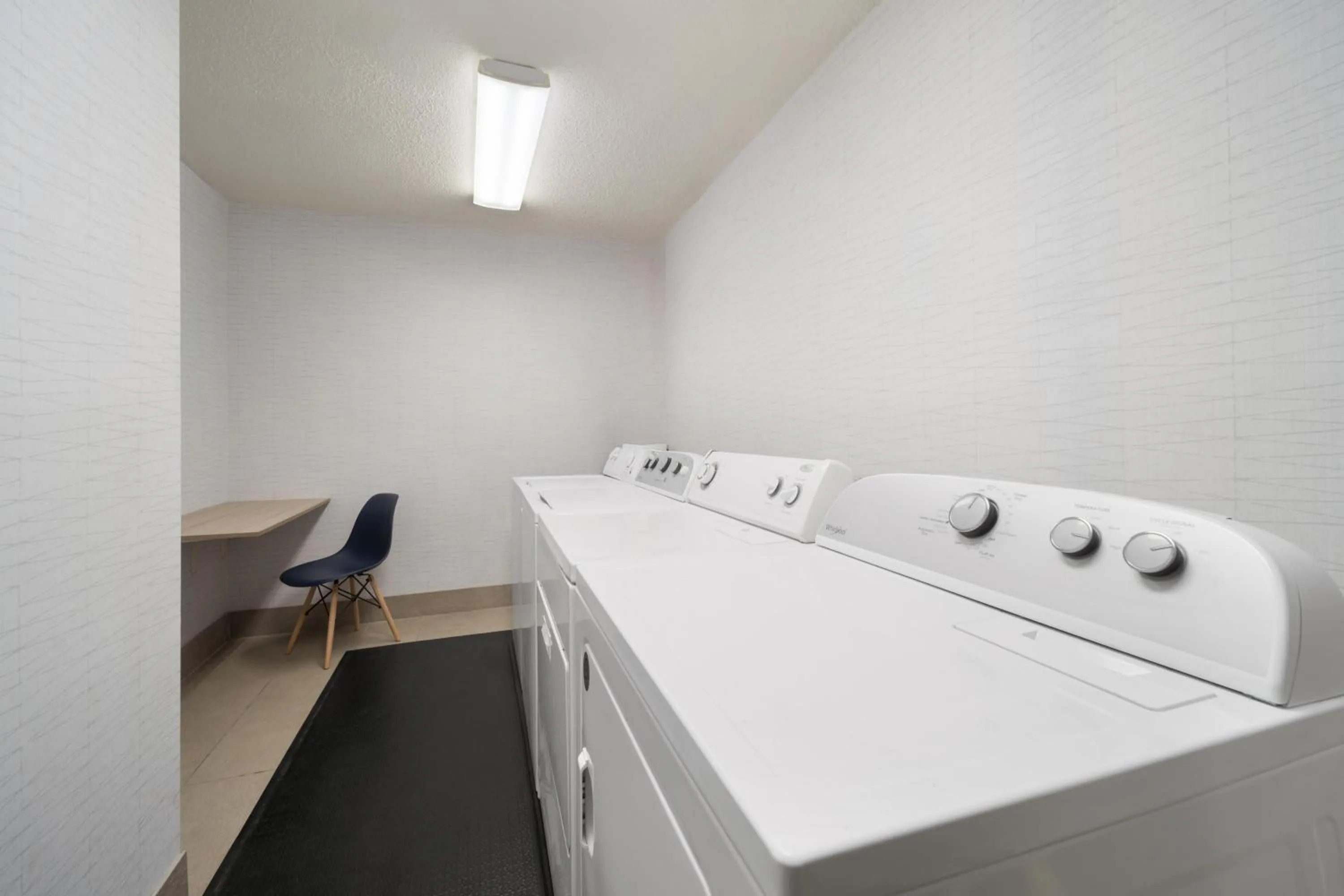 laundry in Spark By Hilton Florence North I-95, Sc