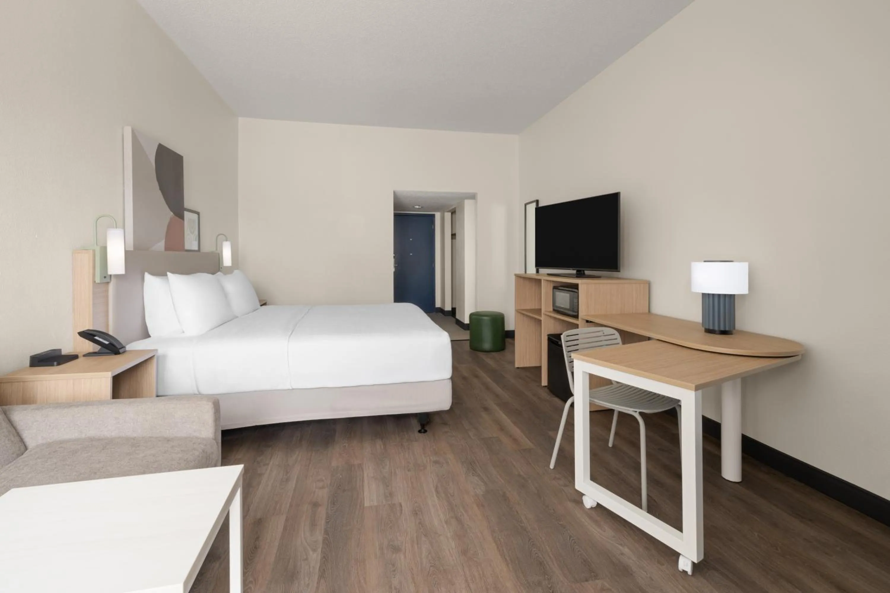 Bed in Spark By Hilton Florence North I-95, Sc