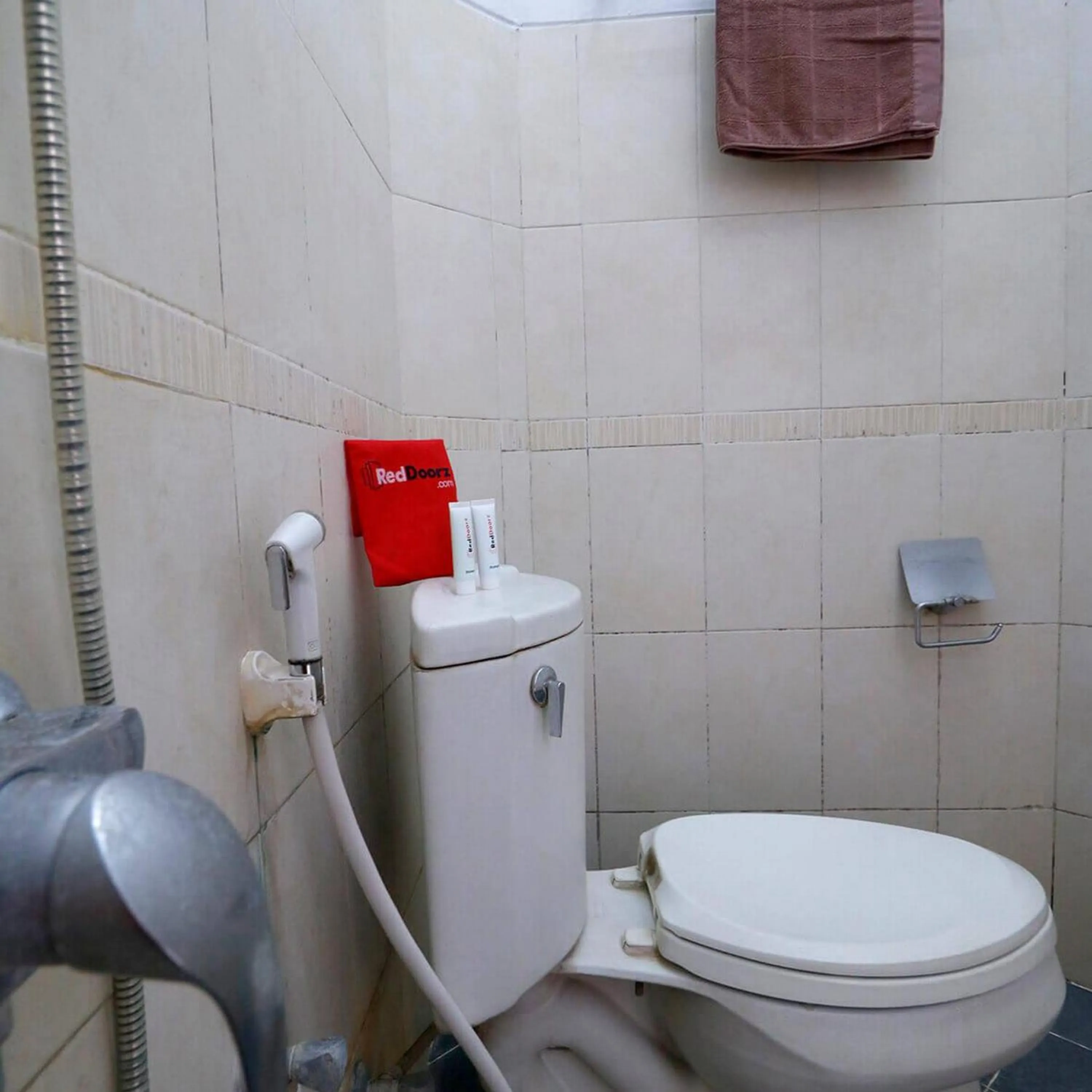 Bathroom in RedDoorz Plus near Undip Tembalang