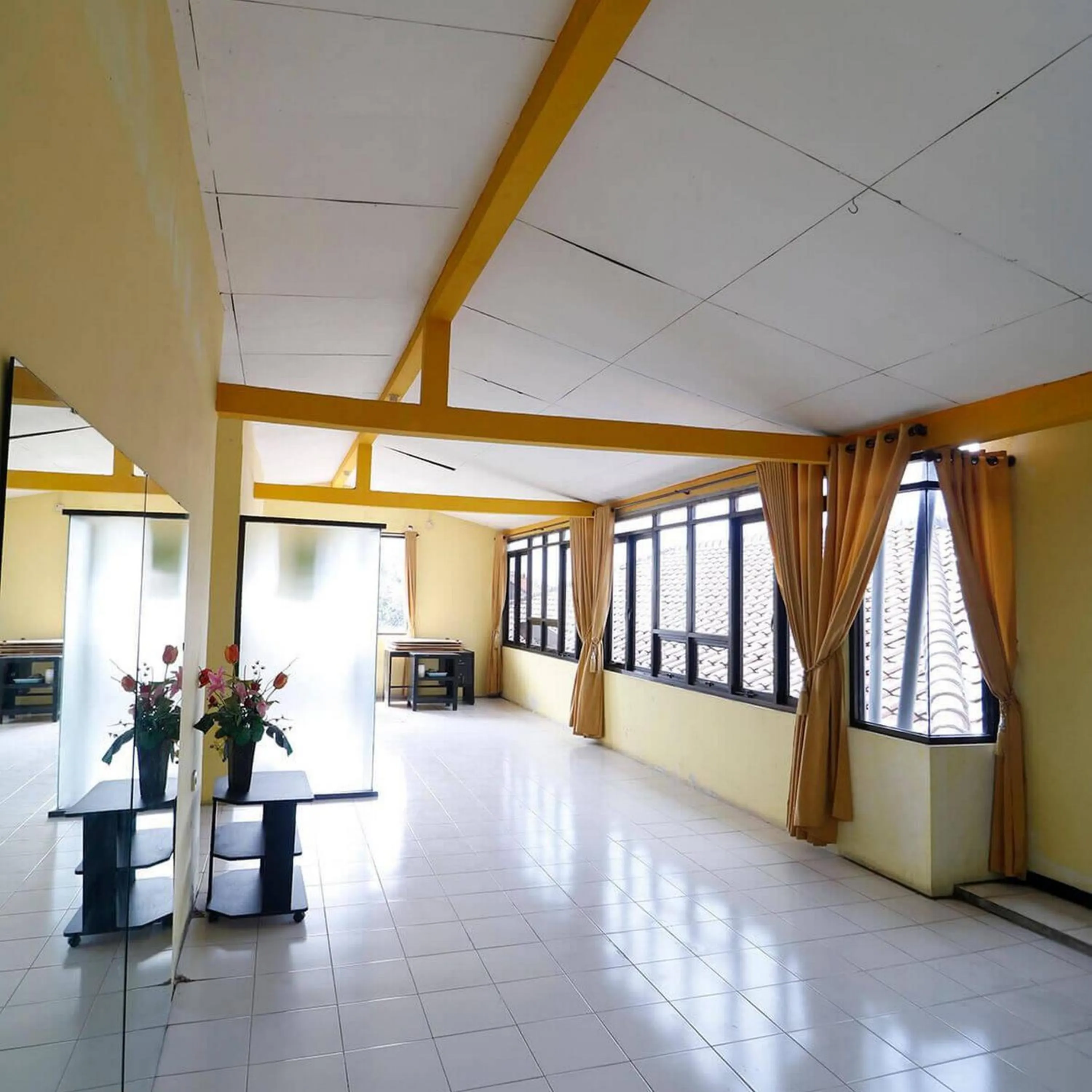 Property building in RedDoorz Plus near Undip Tembalang