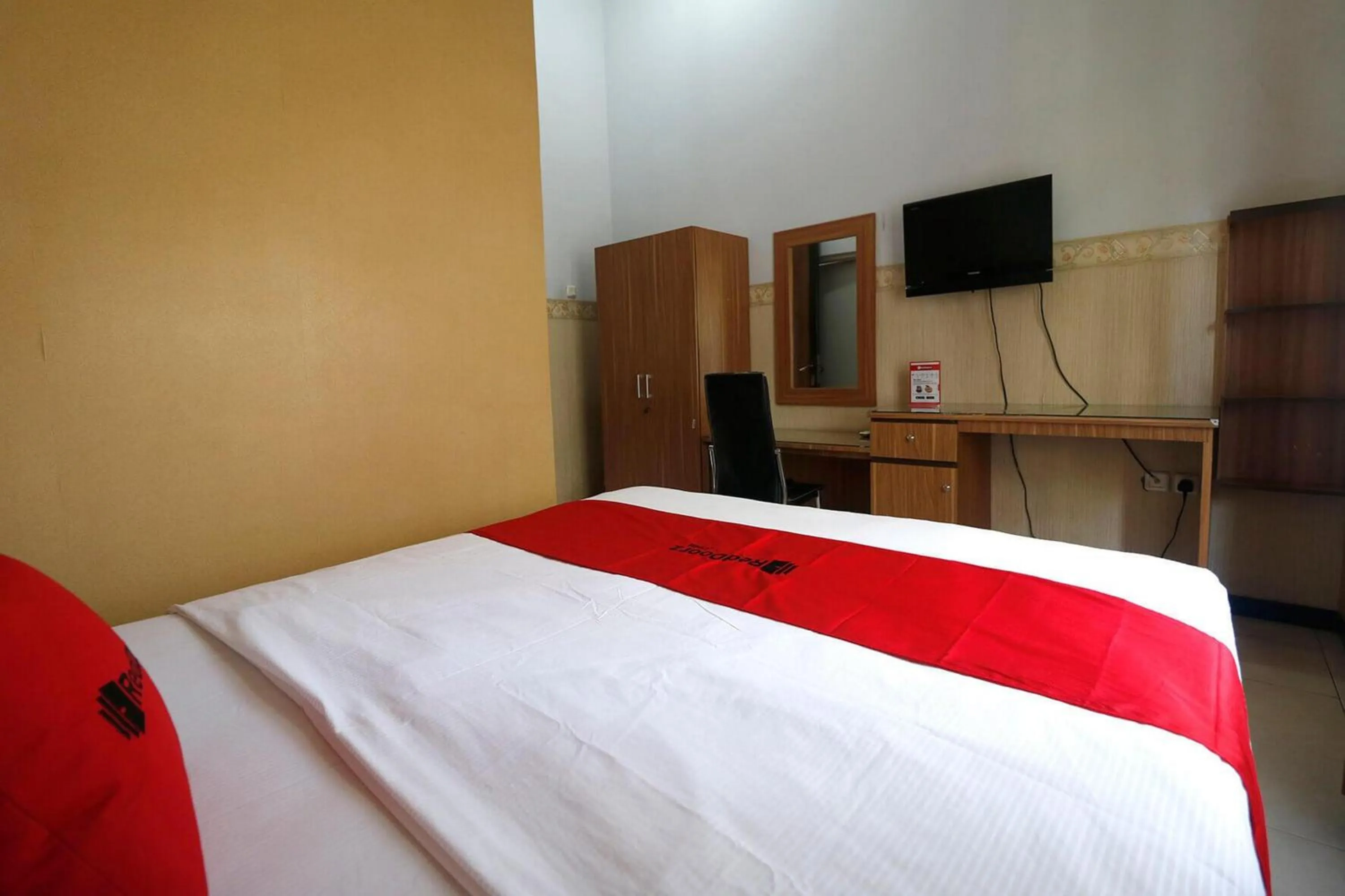 Bedroom, Bed in RedDoorz Plus near Undip Tembalang