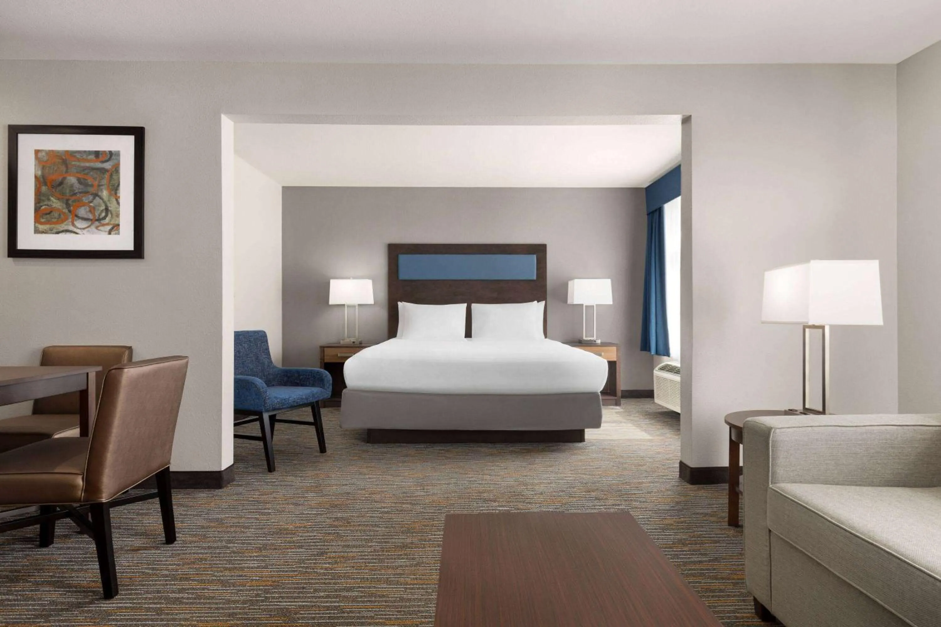 Photo of the whole room, Bed in Wingate By Wyndham Southport