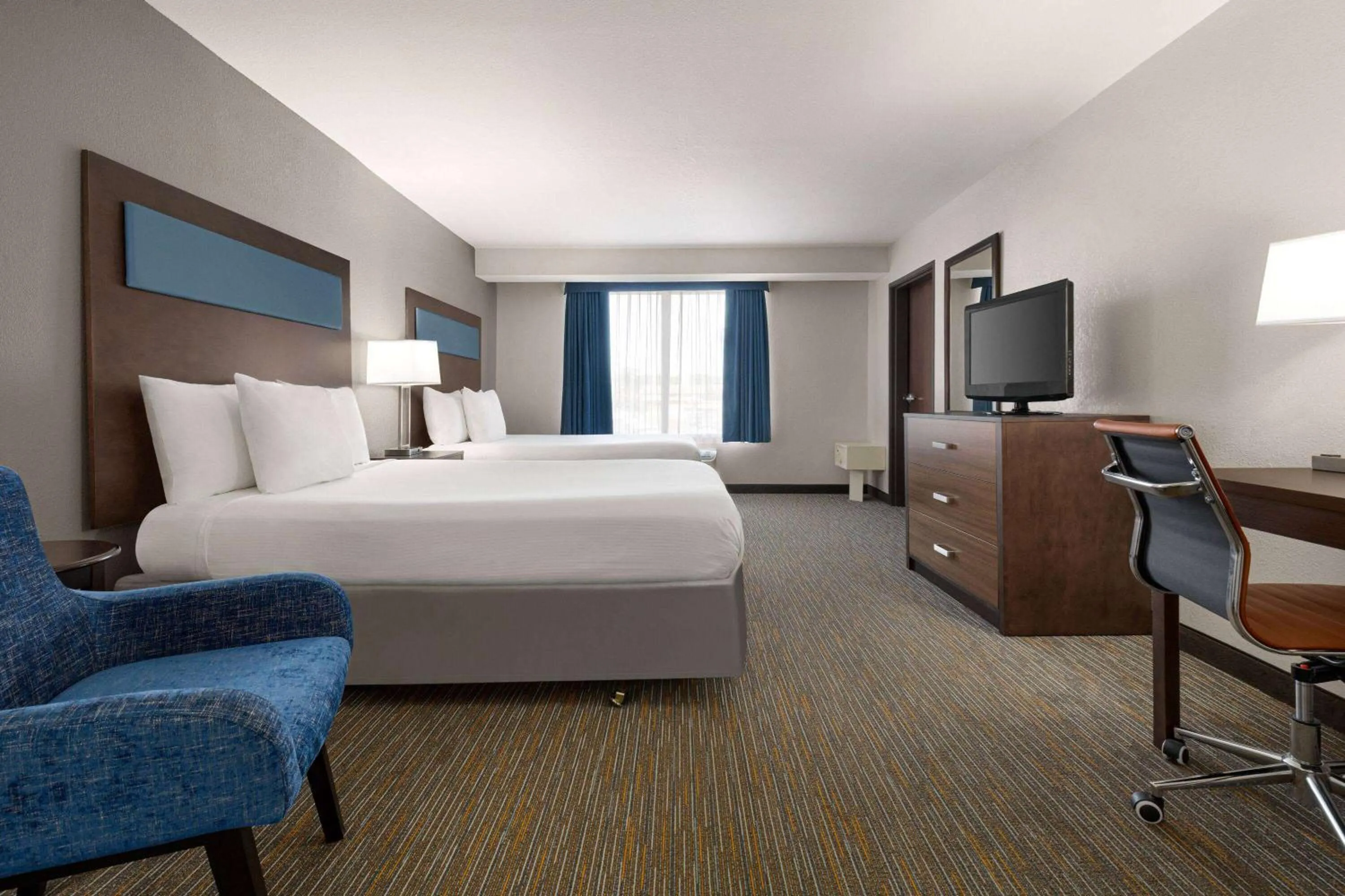 Photo of the whole room, Bed in Wingate By Wyndham Southport