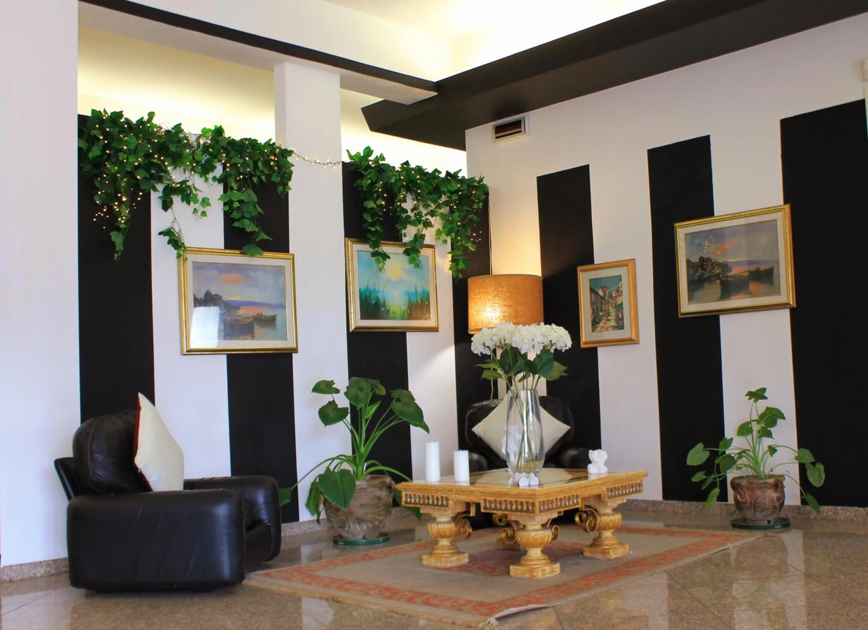 Lobby or reception in Hotel Nuovo Sole HNS