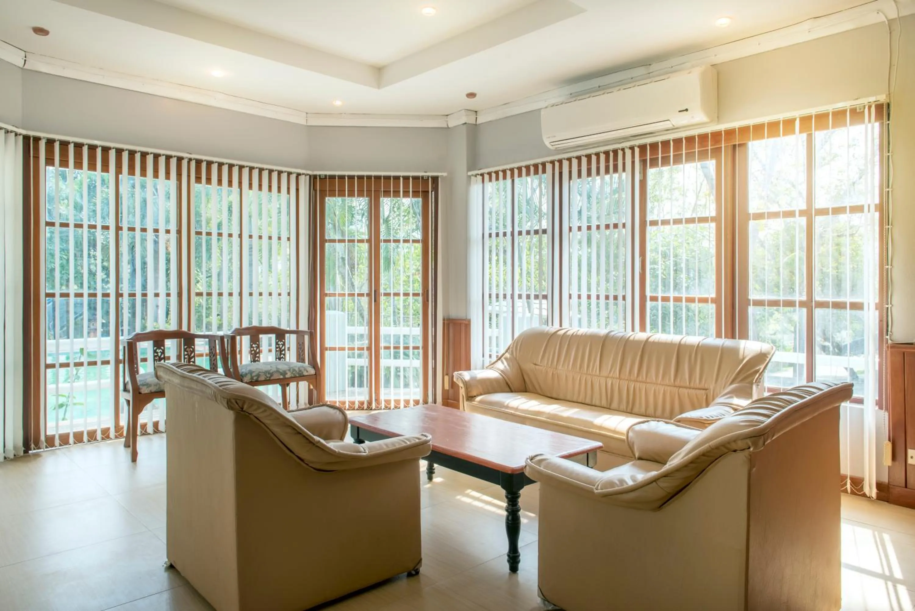 Living room in Ivy Cottage by Qiu