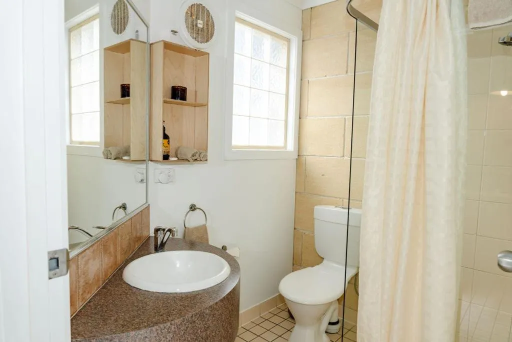 Shower in Portside Motel