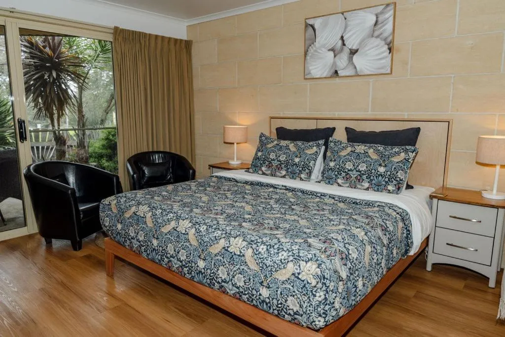 Bed in Portside Motel