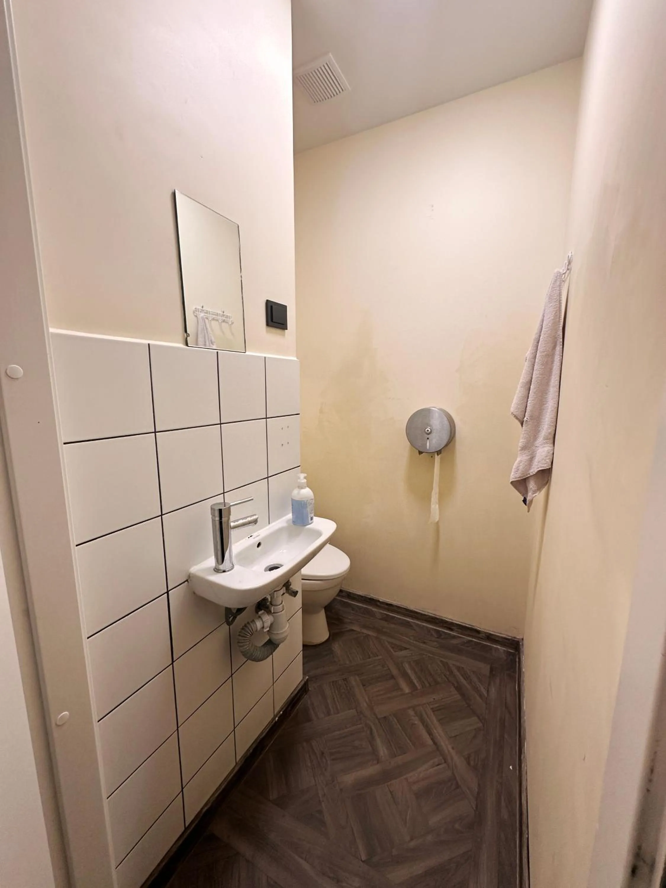 Bathroom in Imaginary Hostel