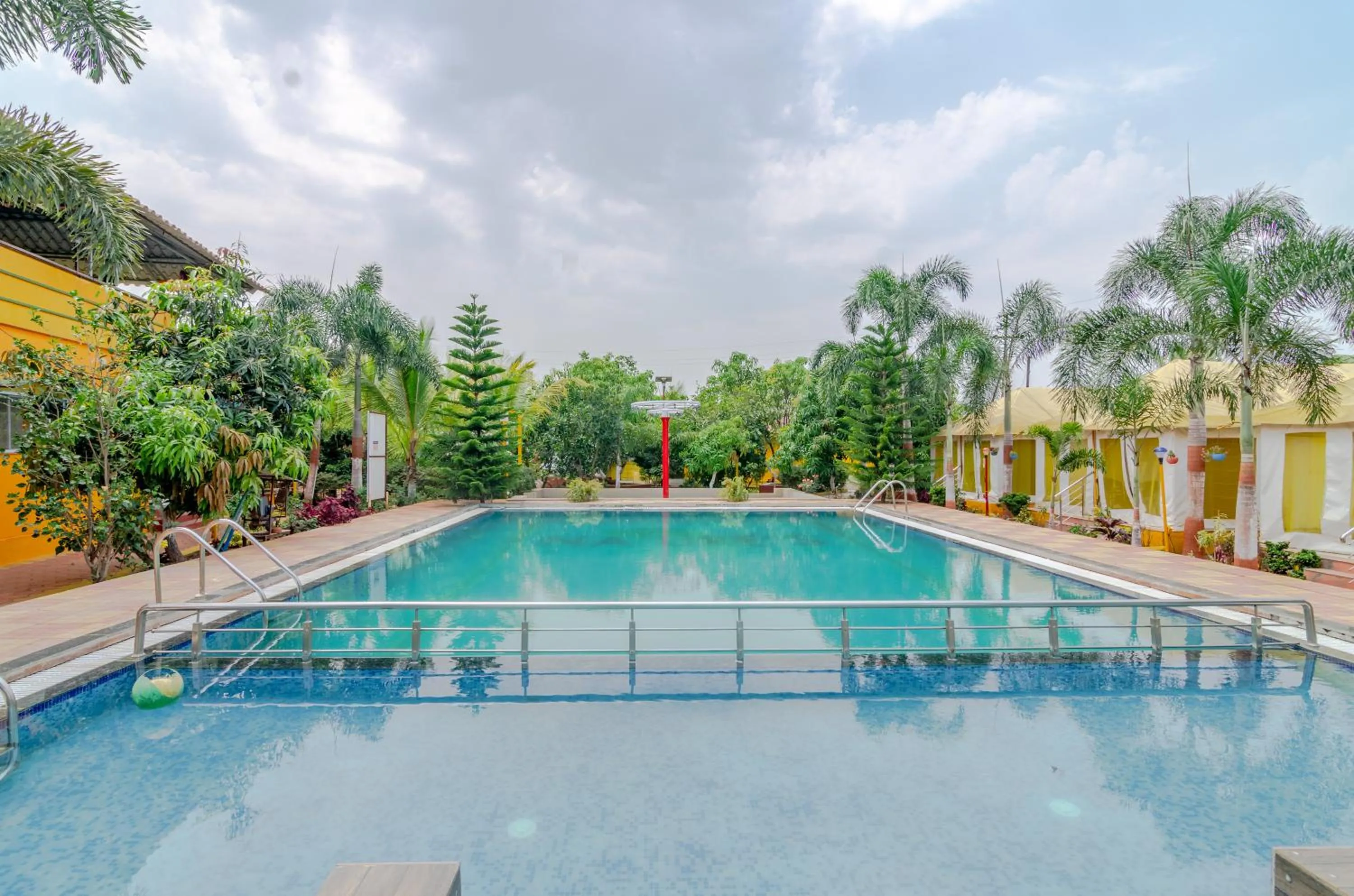 Pool view in Natures Dreamland Holiday Homes, Igatpuri