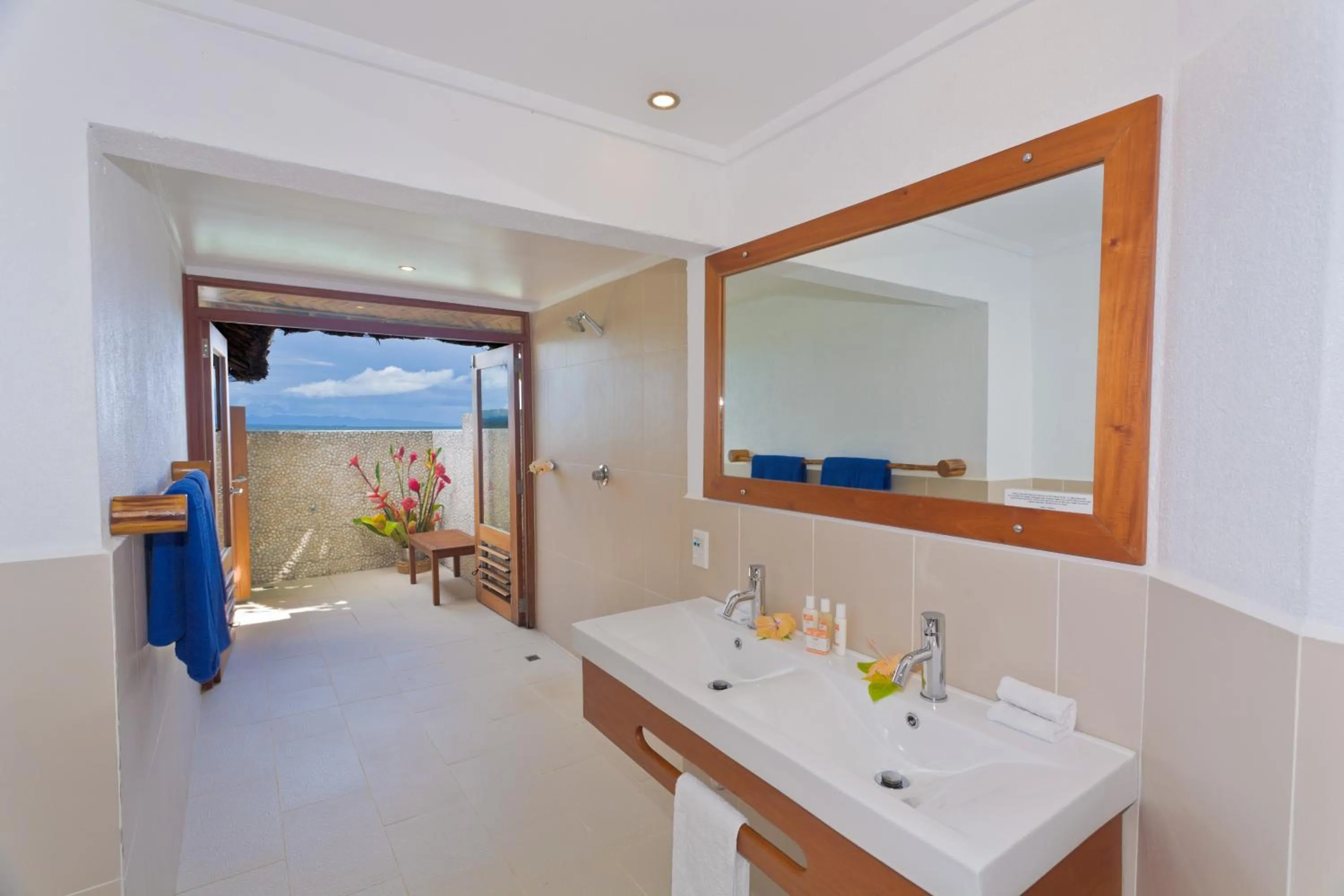 Shower in Toberua Island Resort