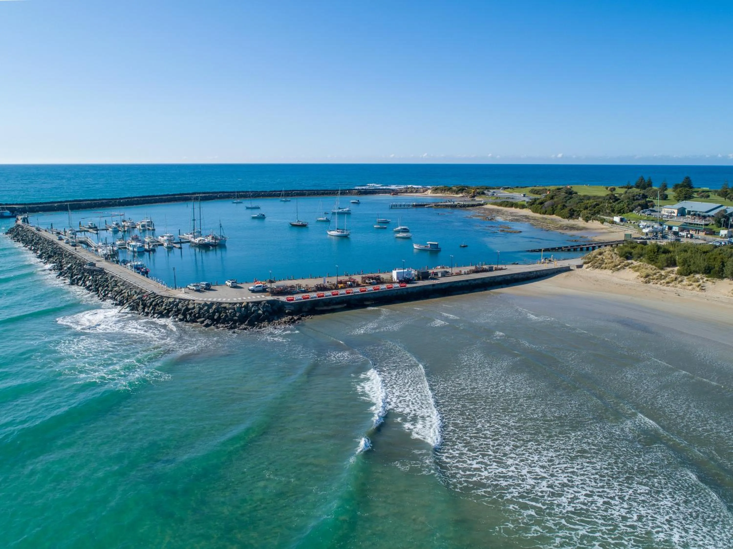 Beach in The International Motel Apollo Bay