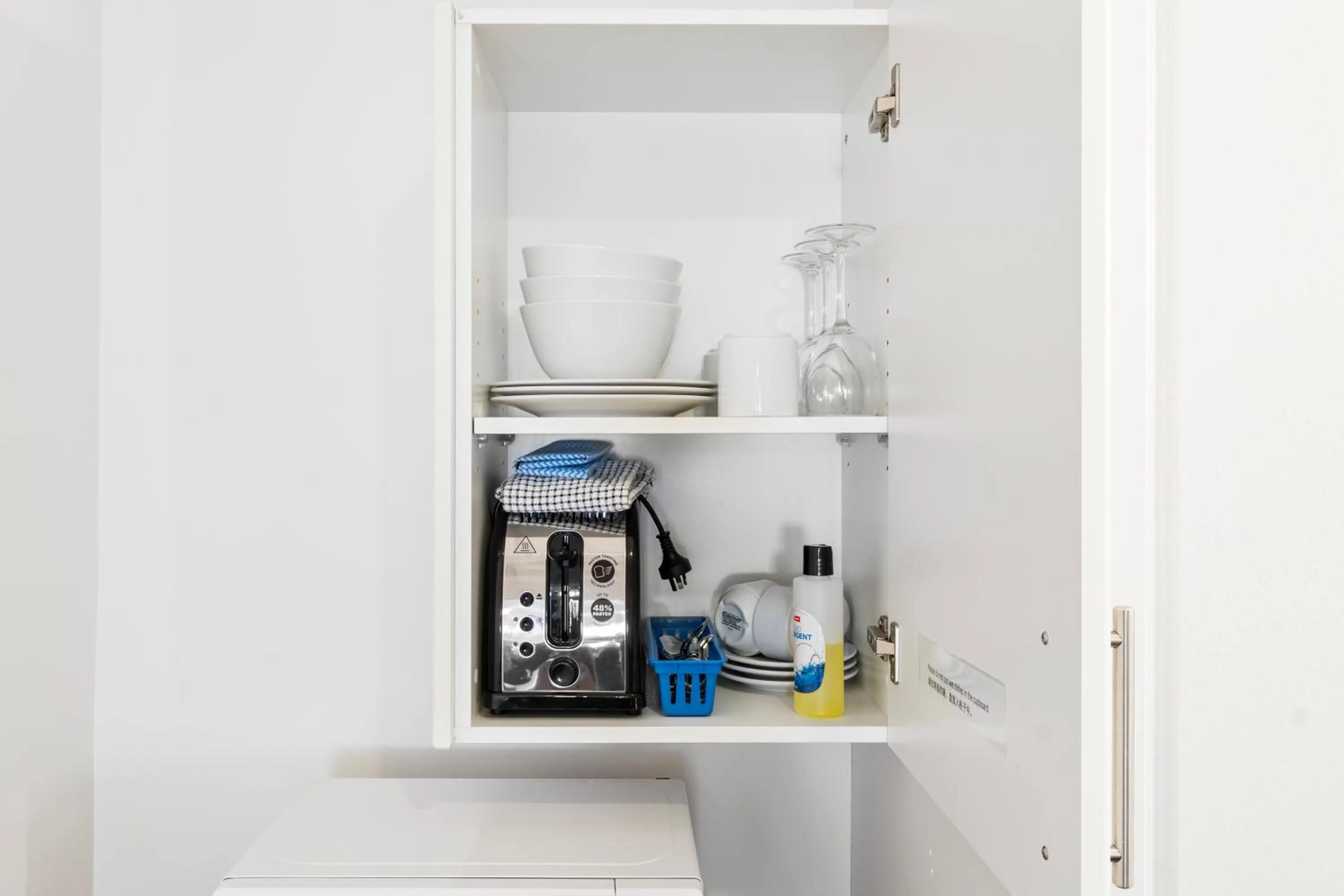 Kitchen or kitchenette in The International Motel Apollo Bay