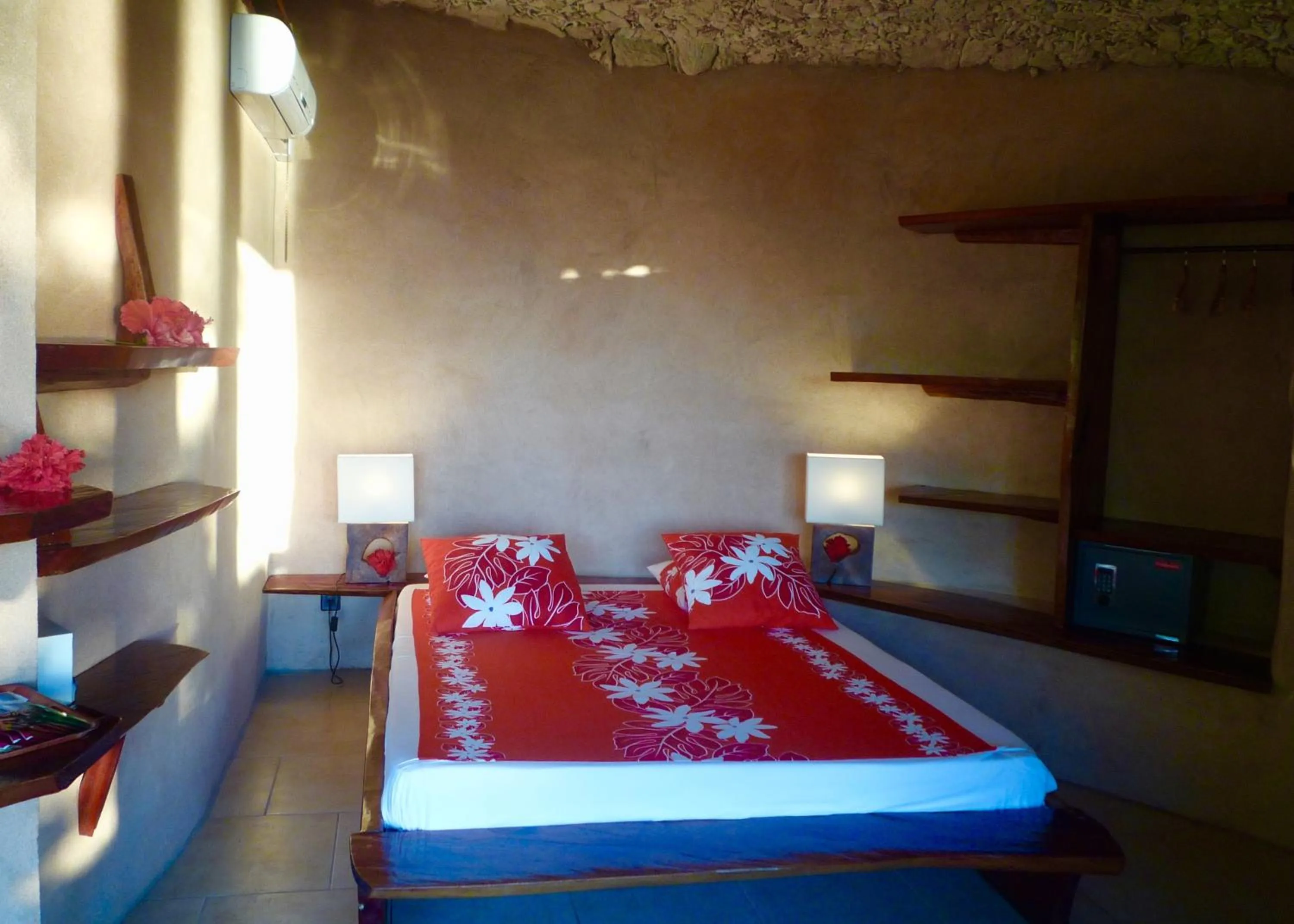 Bed in Vanira Lodge