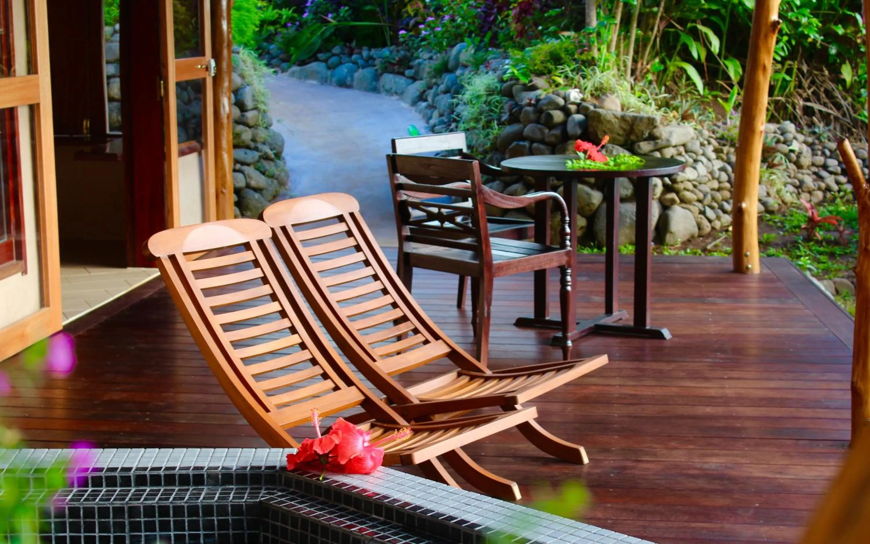 Patio in Vanira Lodge