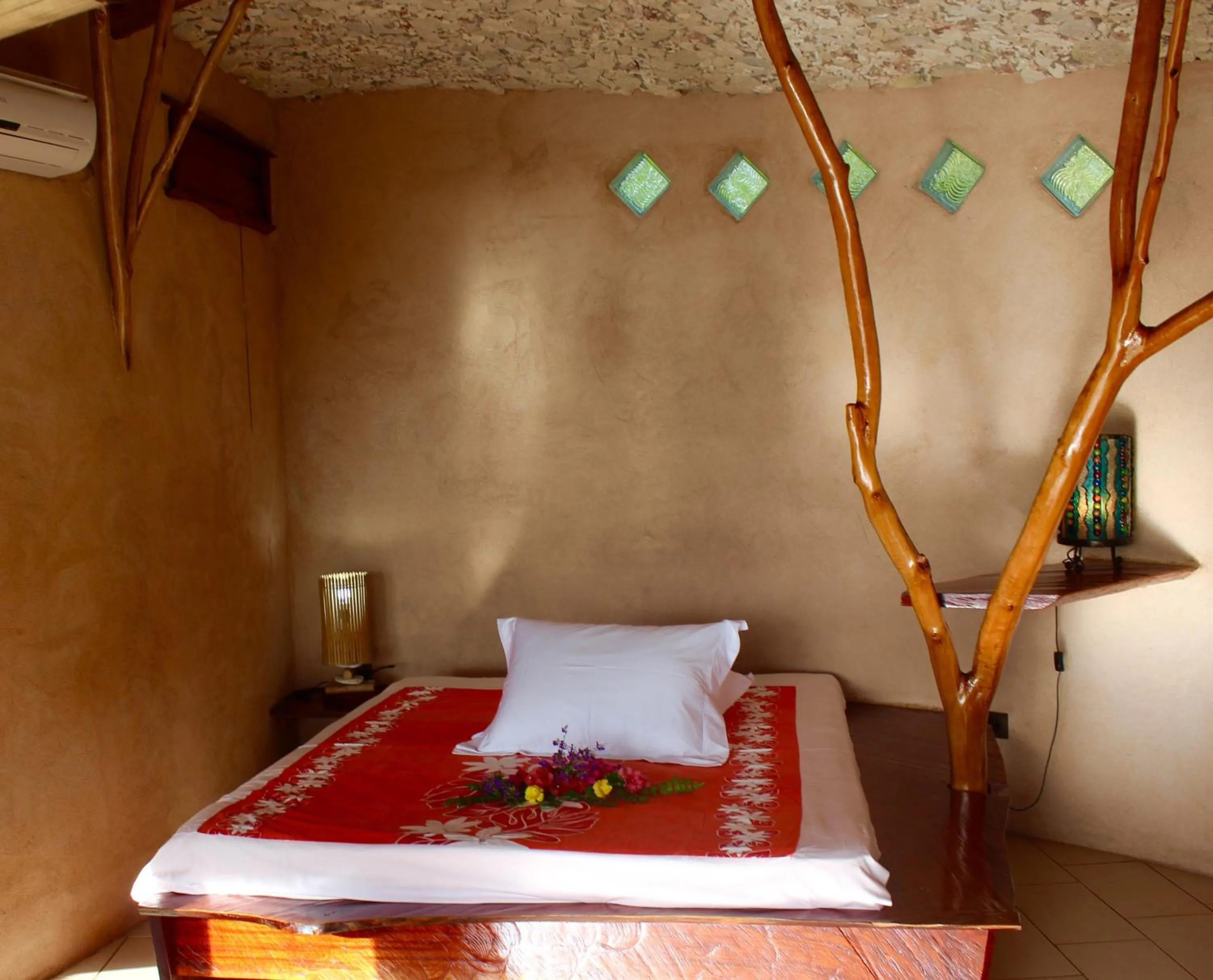 Bed in Vanira Lodge