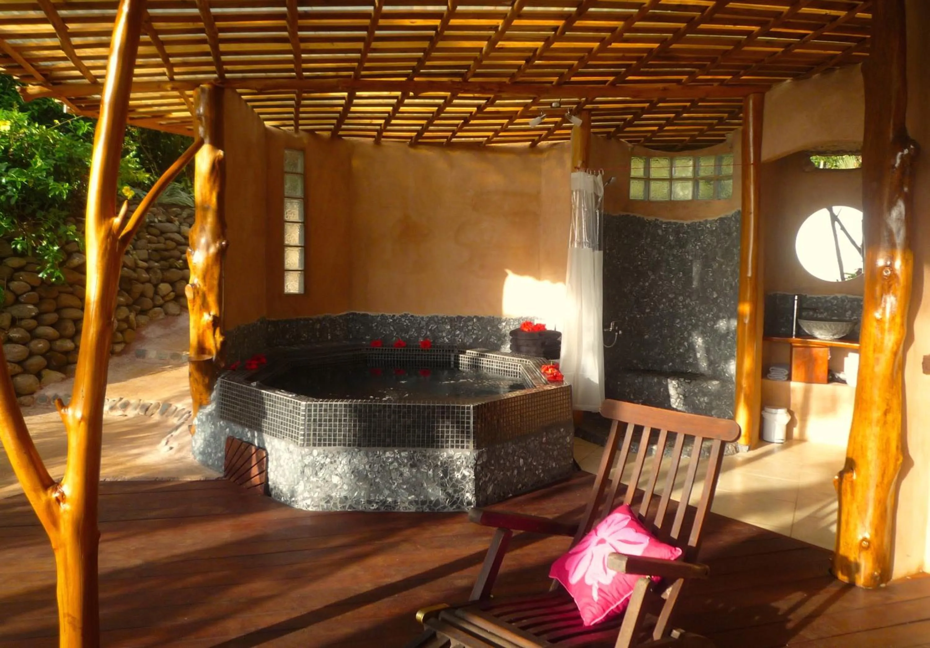 Shower in Vanira Lodge